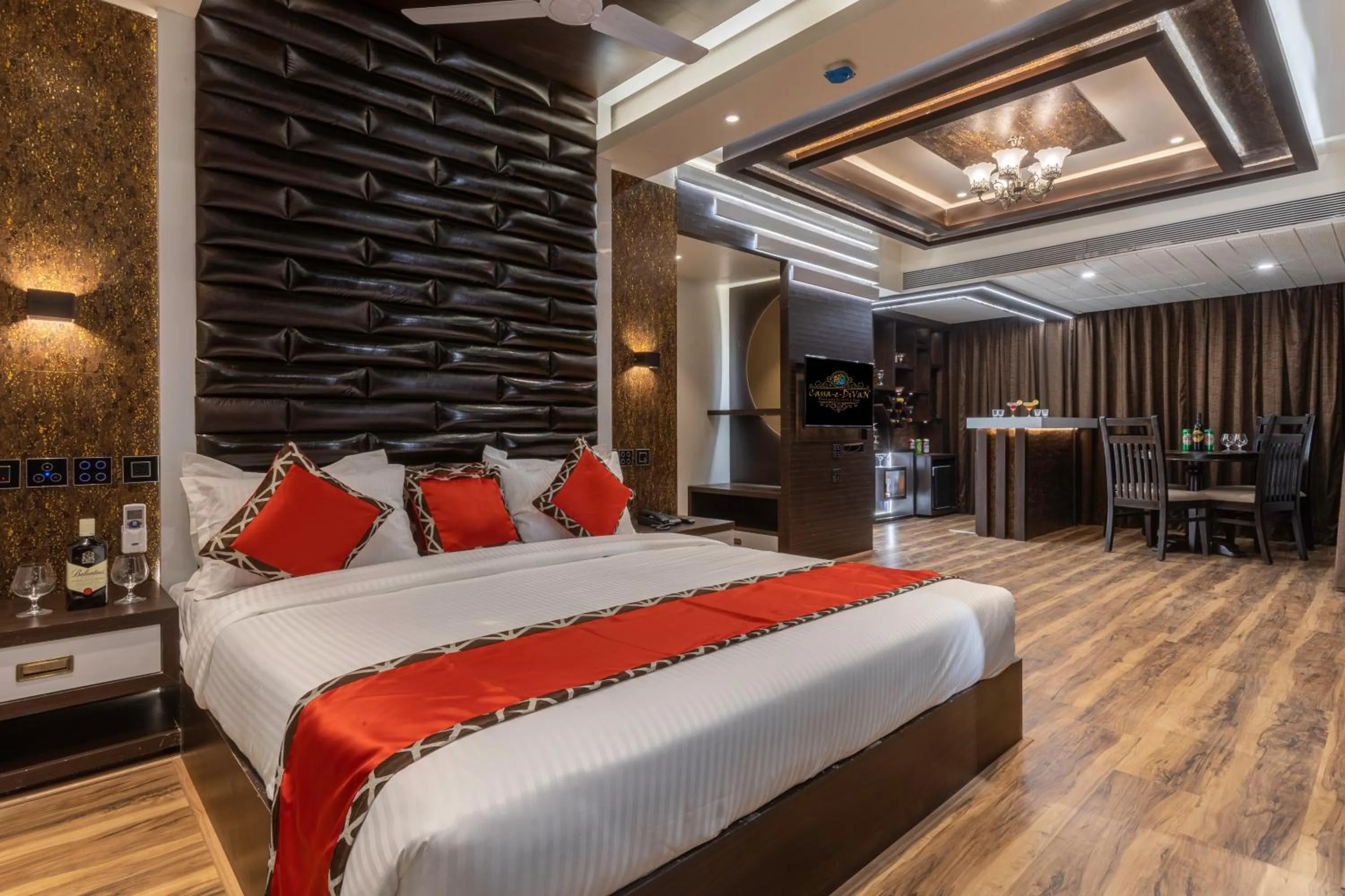 Photo of the whole room, Bed in Divan Clarks Inn Goa