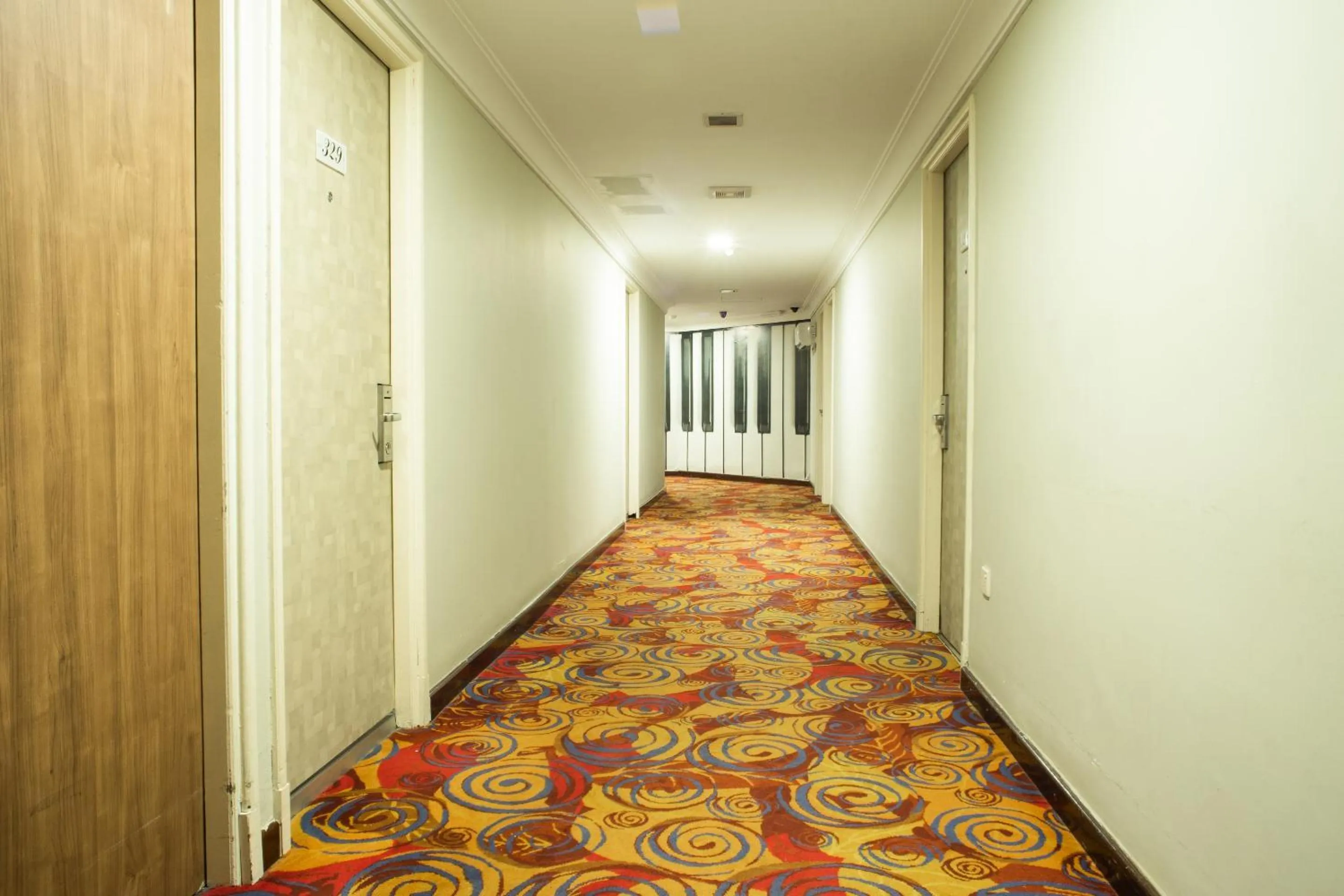 Lobby or reception in Capital O 90083 Riverfront Inn