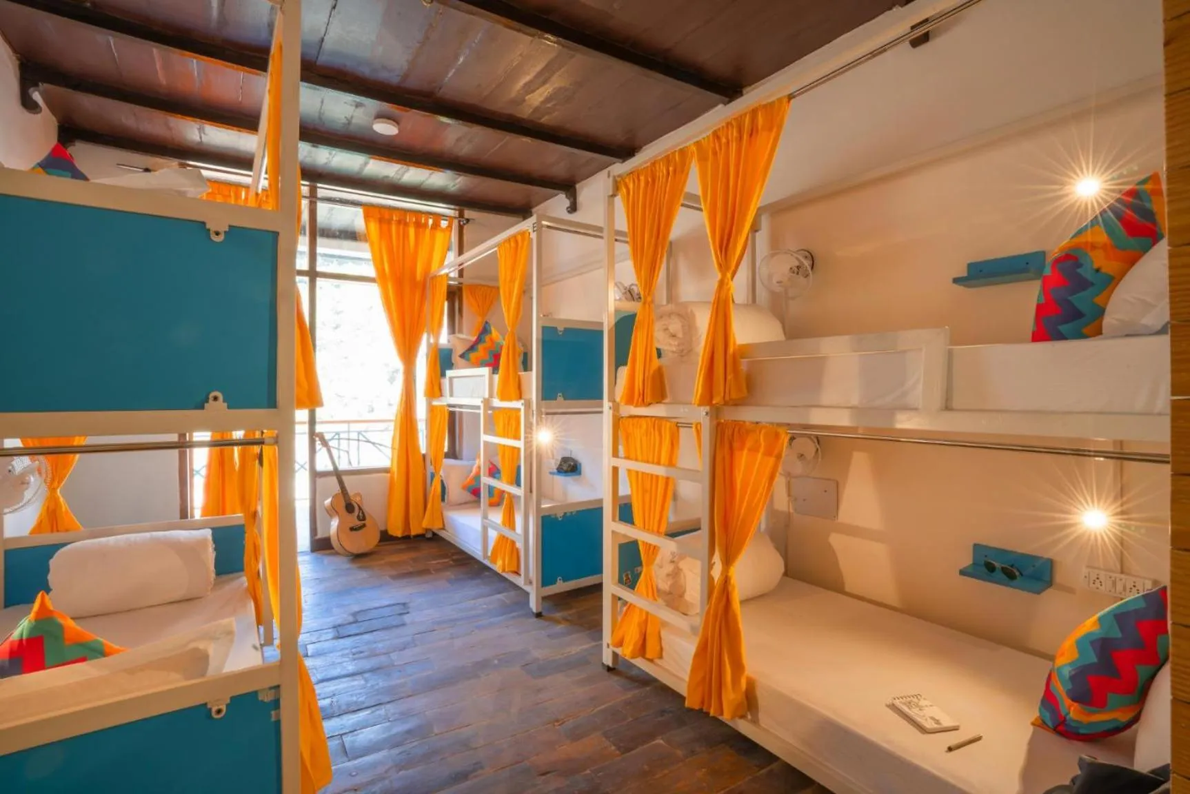bunk bed, Bed in goSTOPS Dehradun, Maldevta