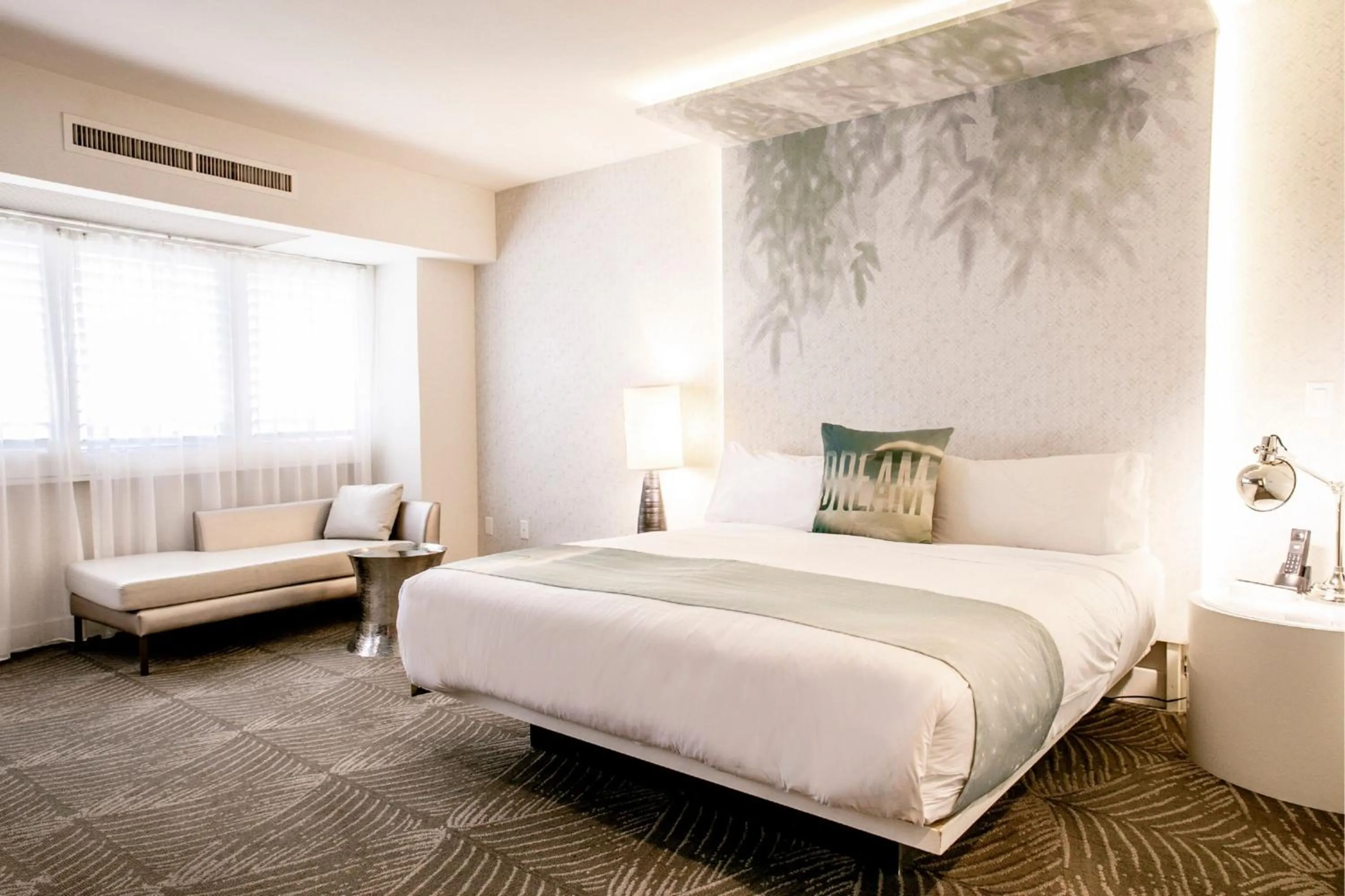 Photo of the whole room, Bed in W Los Angeles – West Beverly Hills