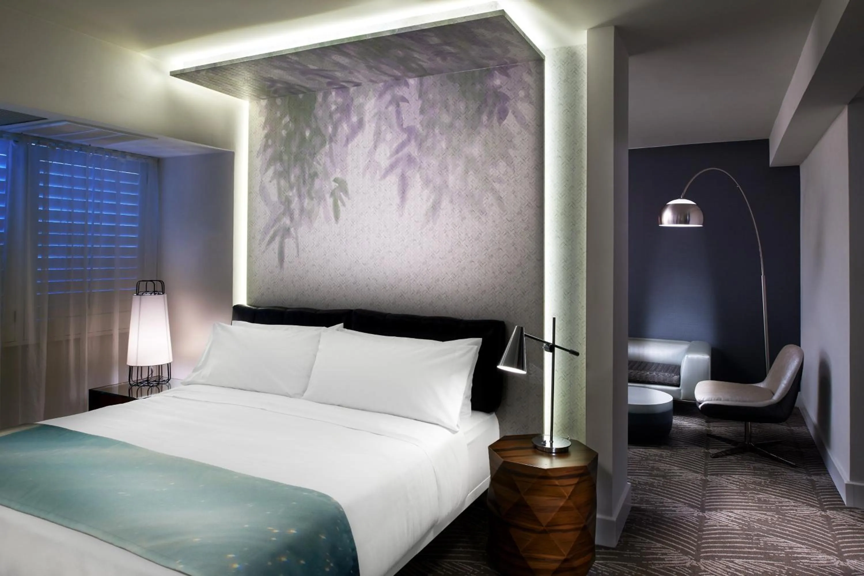 Bedroom, Bed in W Los Angeles – West Beverly Hills