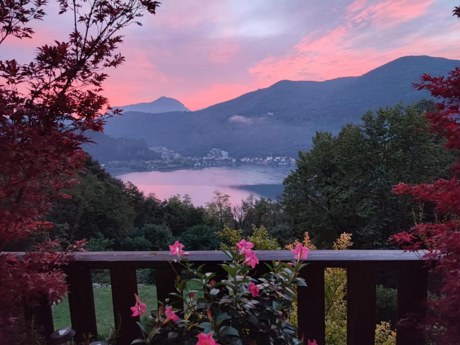 Balcony/Terrace in La Finestra sul Lago