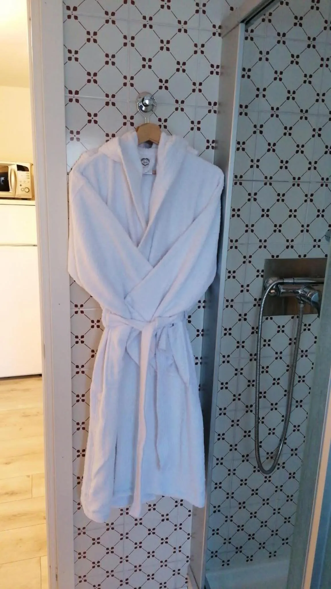 Shower in La Finestra sul Lago