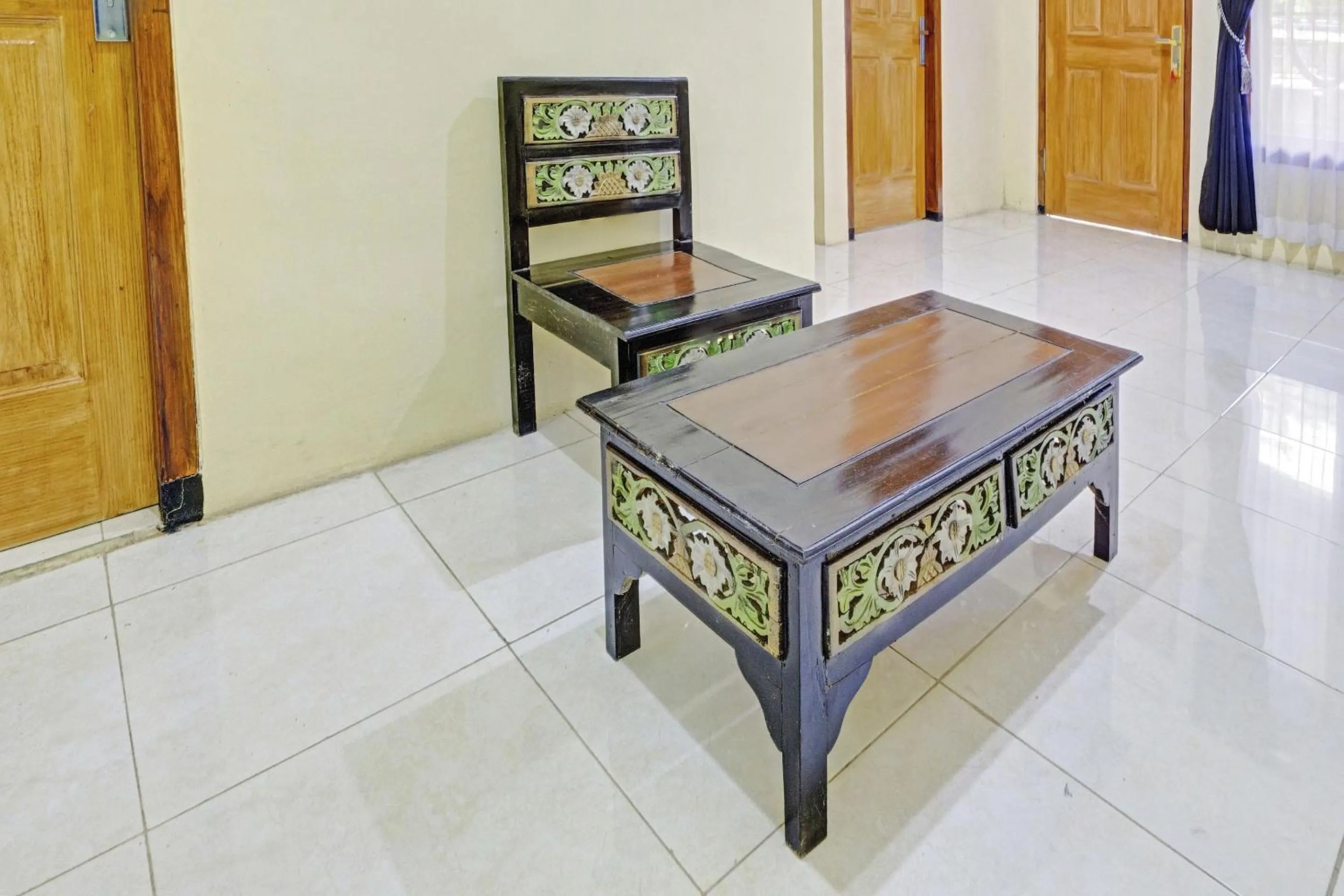 Lobby or reception in OYO Life 90737 Losmen Aini Syariah