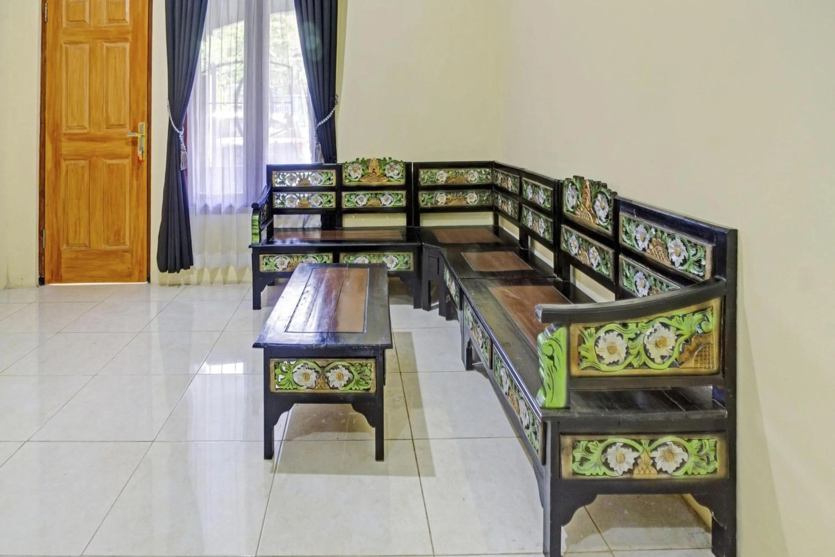Lobby or reception, Bed in OYO Life 90737 Losmen Aini Syariah
