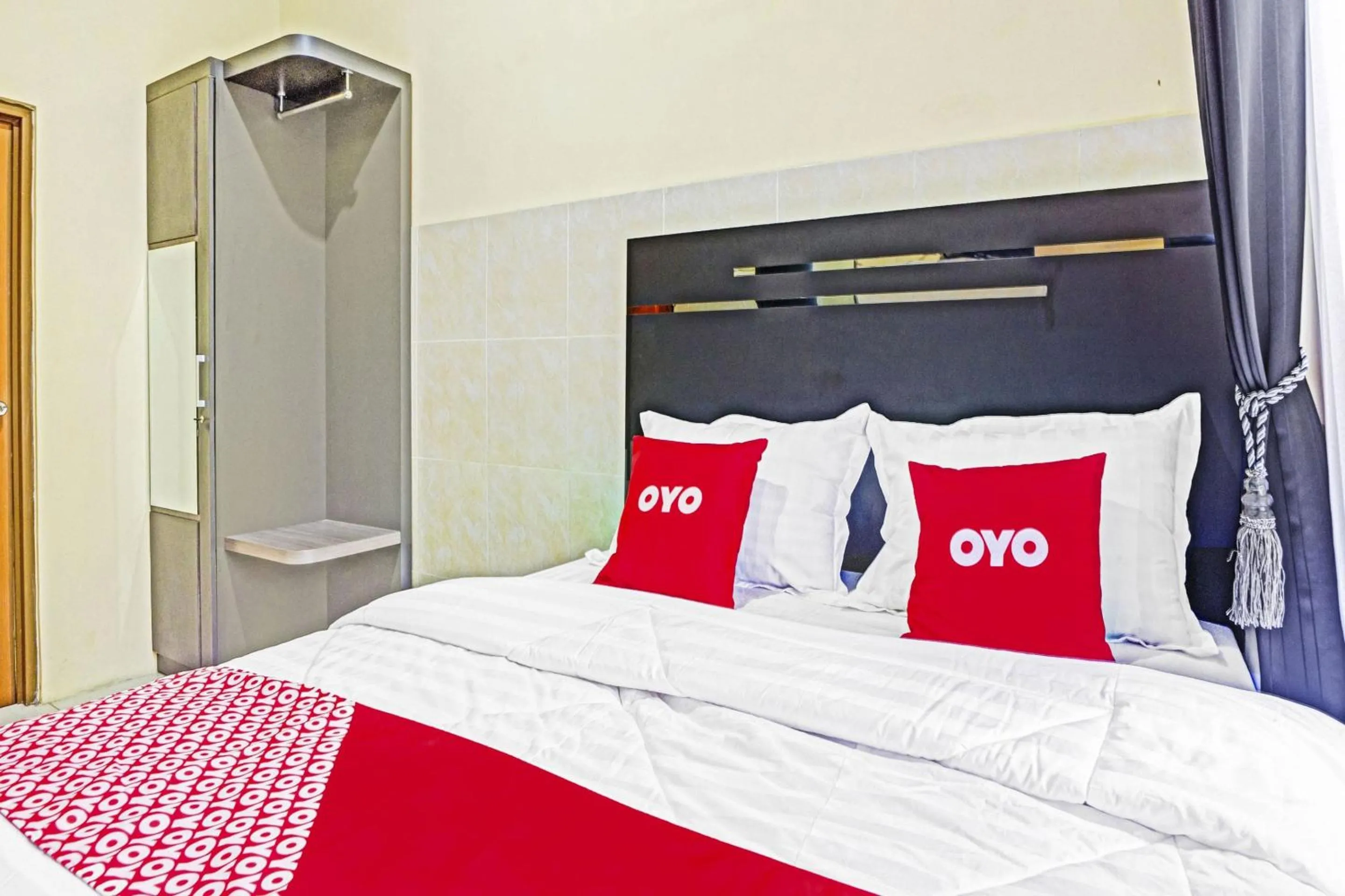 Bedroom, Bed in OYO Life 90737 Losmen Aini Syariah