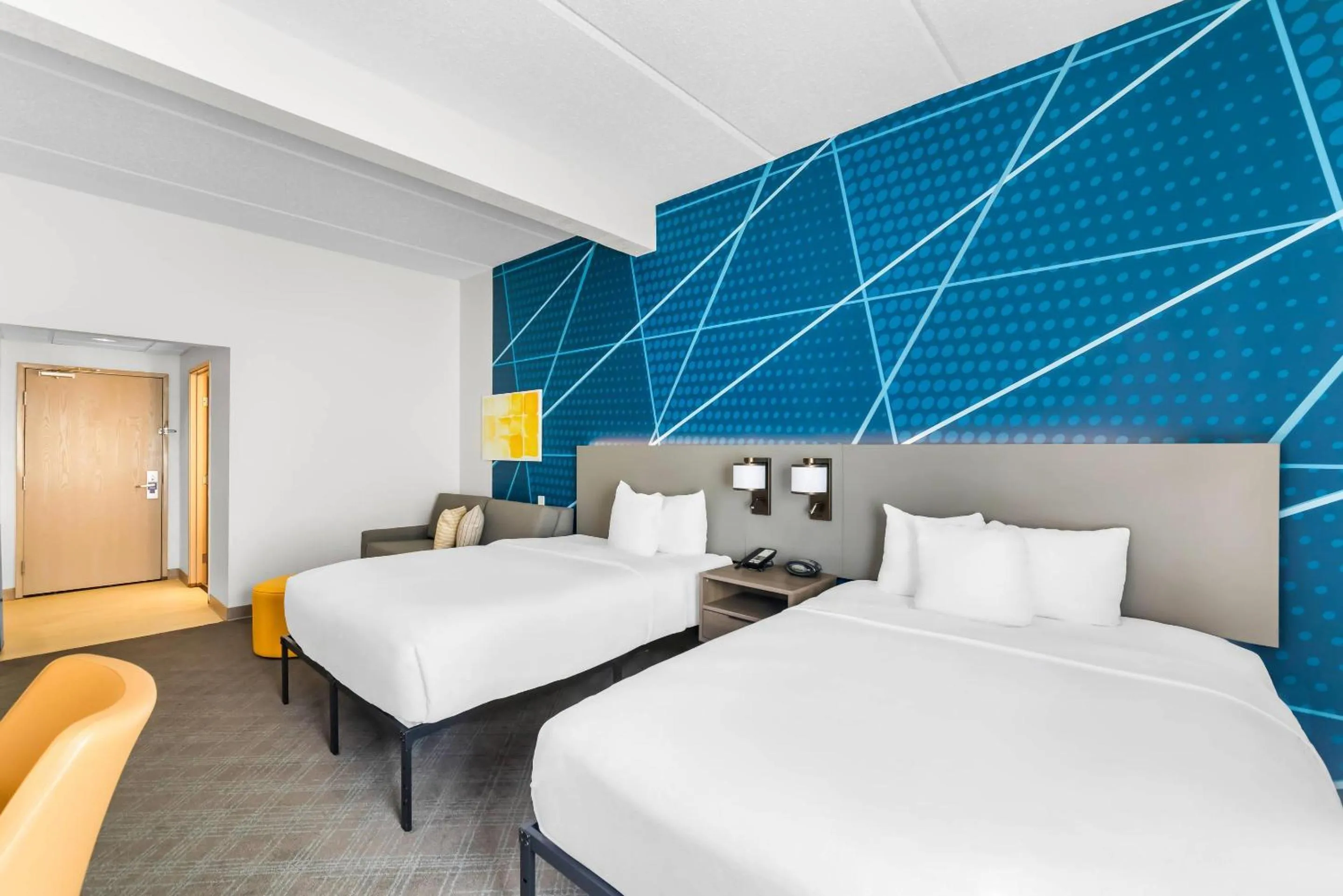 Bedroom, Bed in Comfort Suites Austin Airport