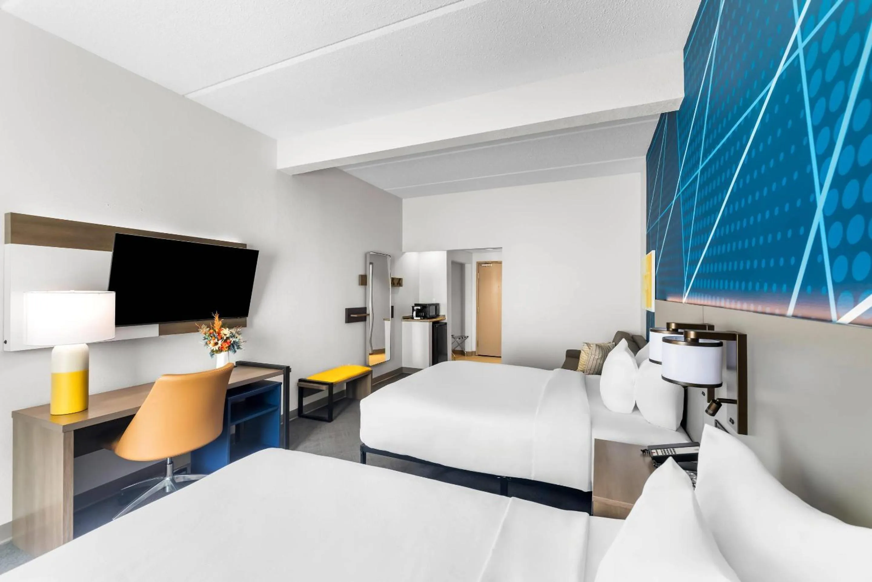 Bedroom, Bed in Comfort Suites Austin Airport