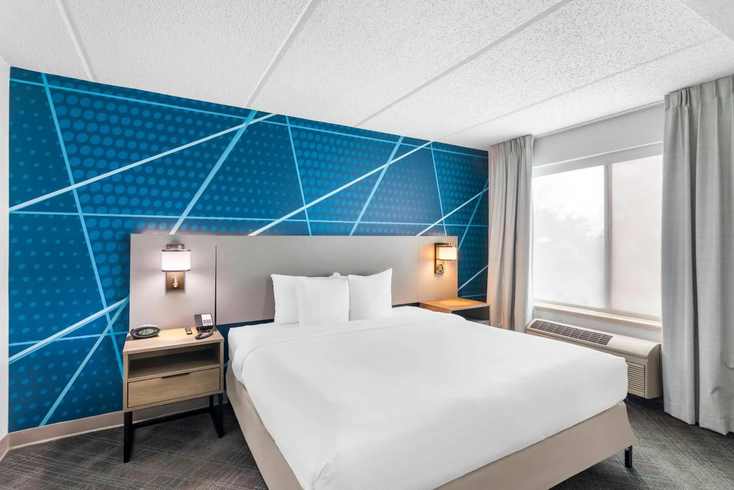 Bedroom, Bed in Comfort Suites Austin Airport