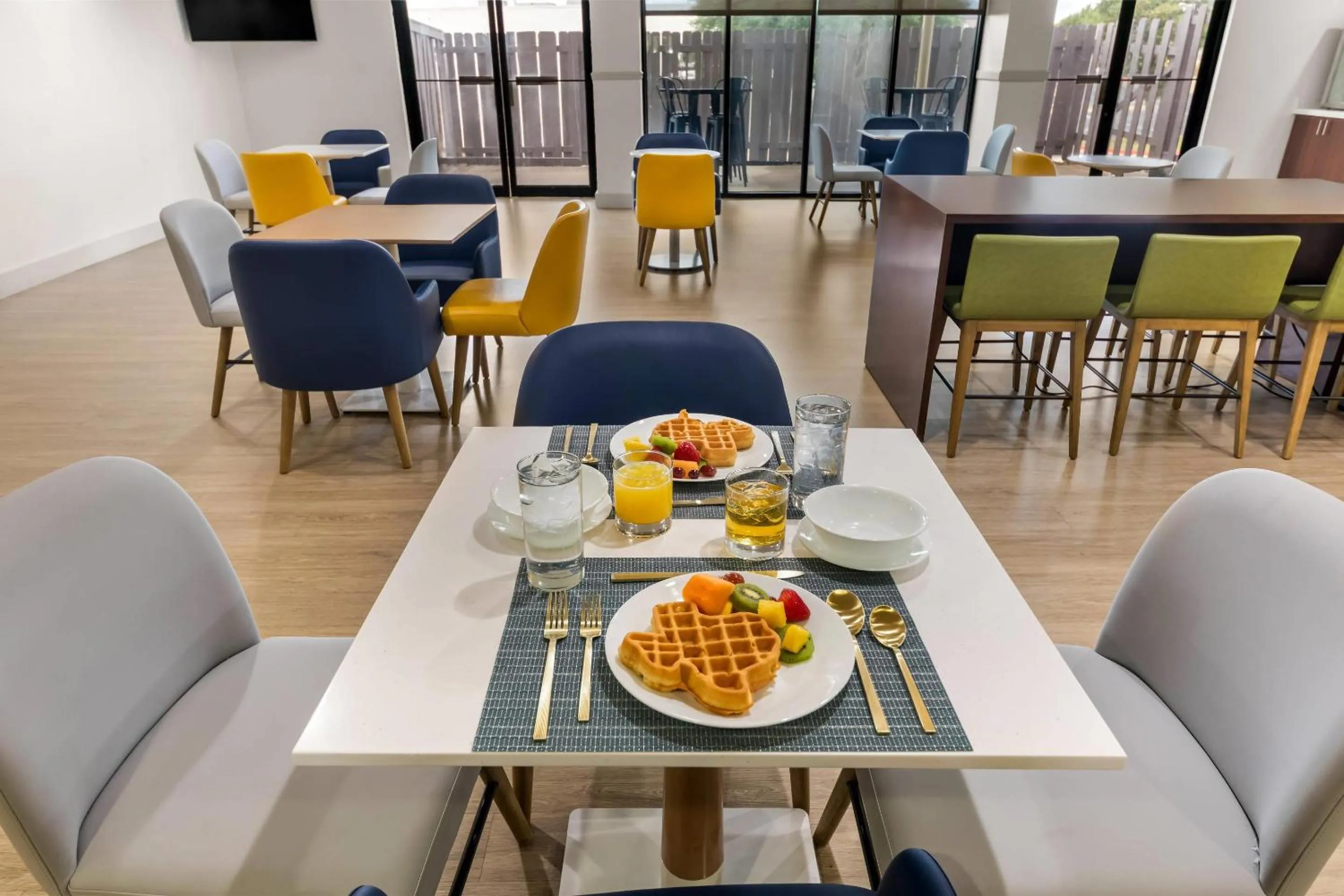 Breakfast in Comfort Suites Austin Airport