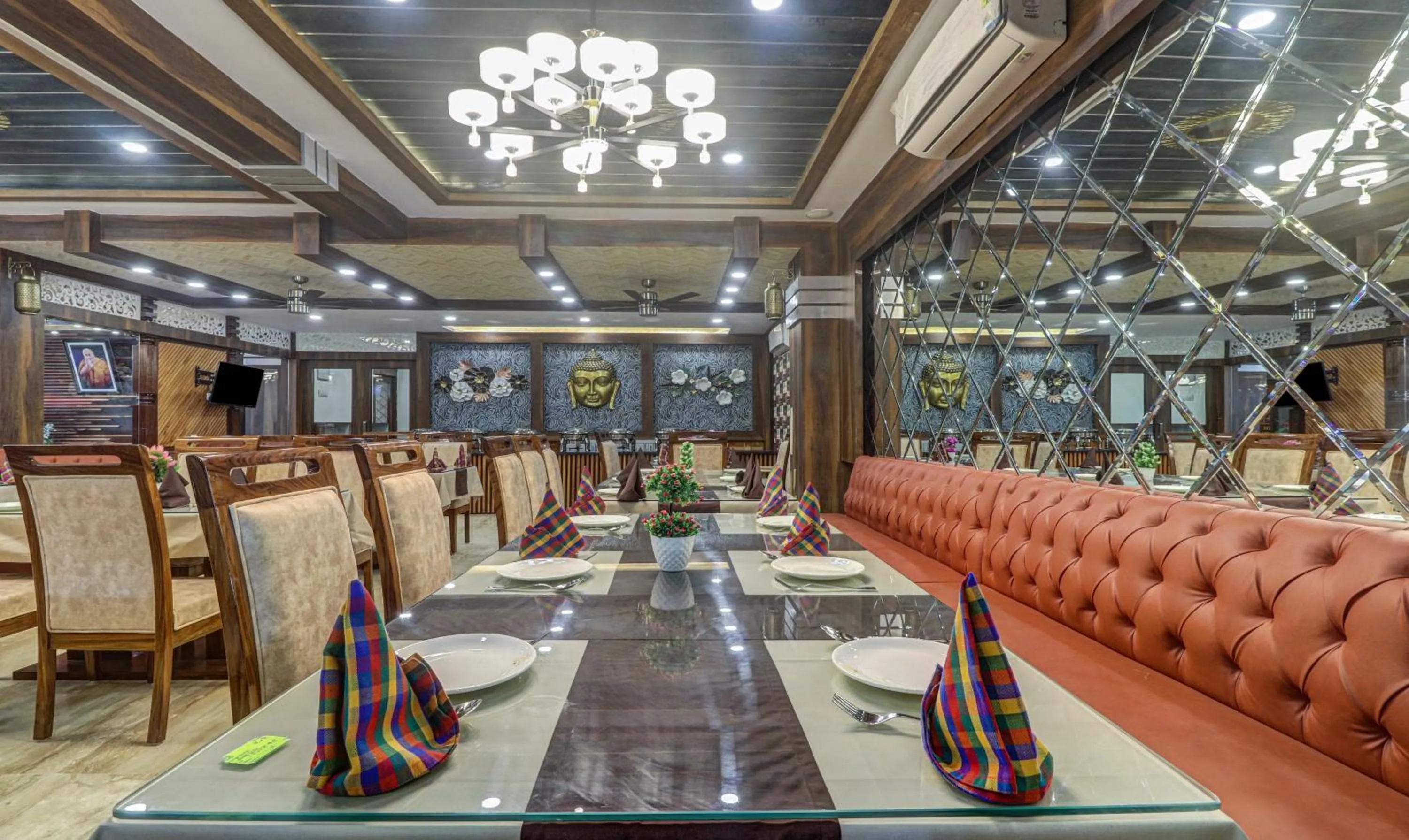 Restaurant/places to eat in Hotel Woodville Inn - Hotel in Mcleodganj