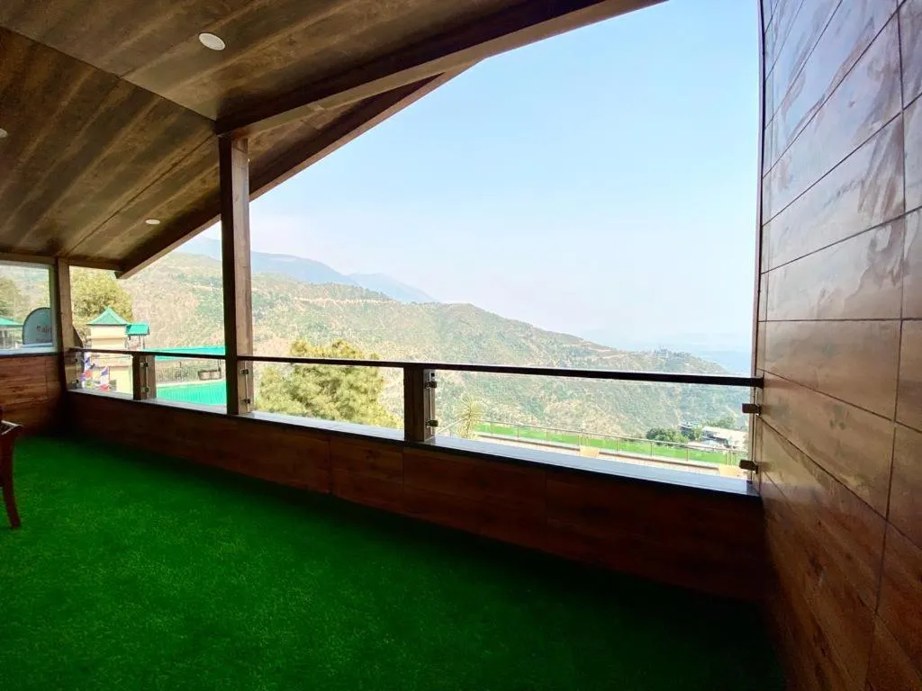 Balcony/Terrace in Hotel Woodville Inn - Hotel in Mcleodganj