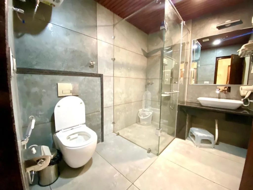 Bathroom in Hotel Woodville Inn - Hotel in Mcleodganj