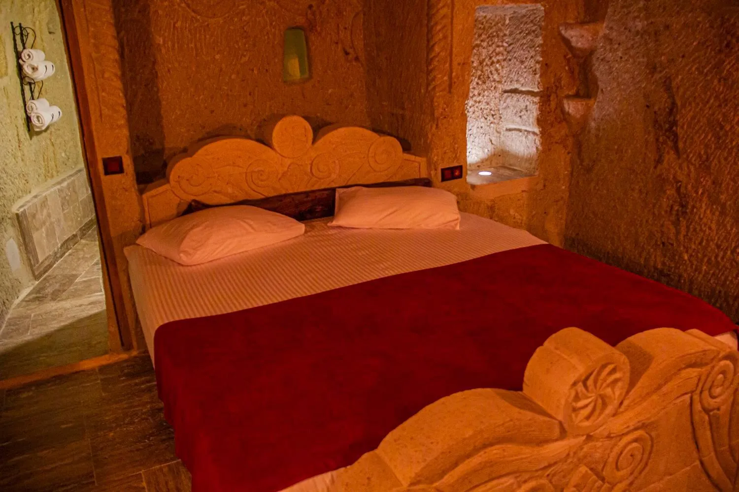 Bed in Junior Ottoman Cave