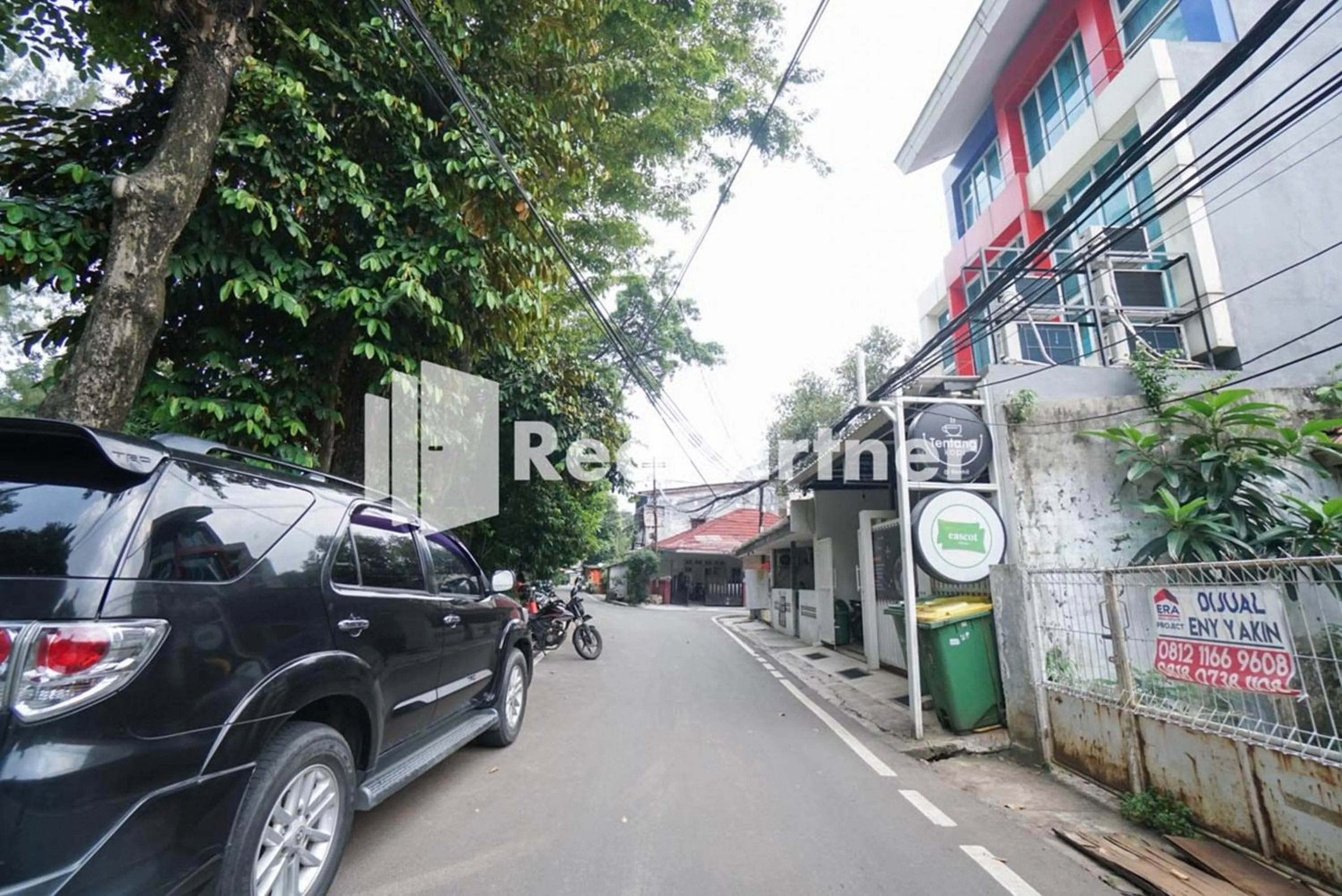 Property building in Eascot Hotel Mitra RedDoorz