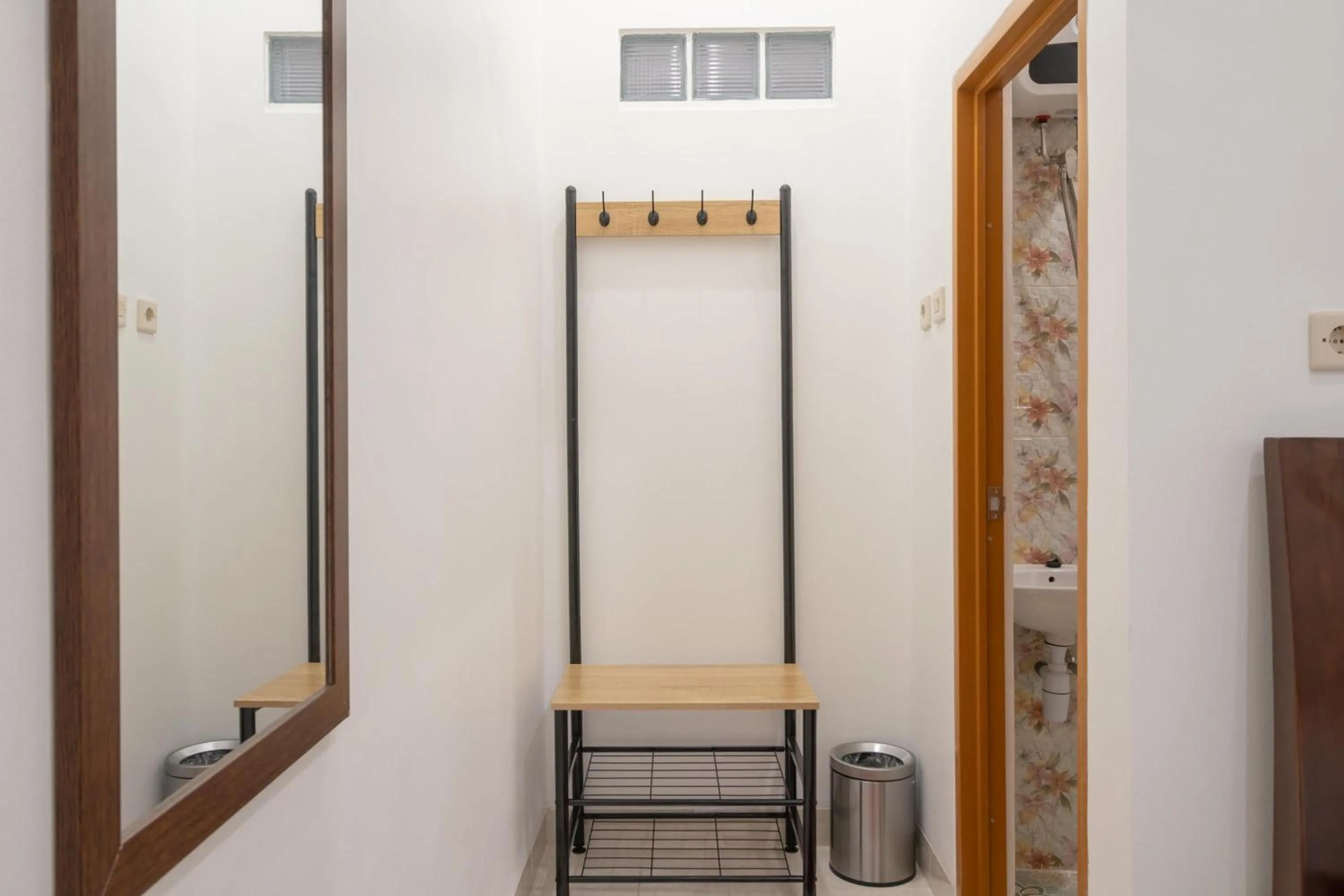 RedDoorz Syariah near Summarecon Mall Bekasi