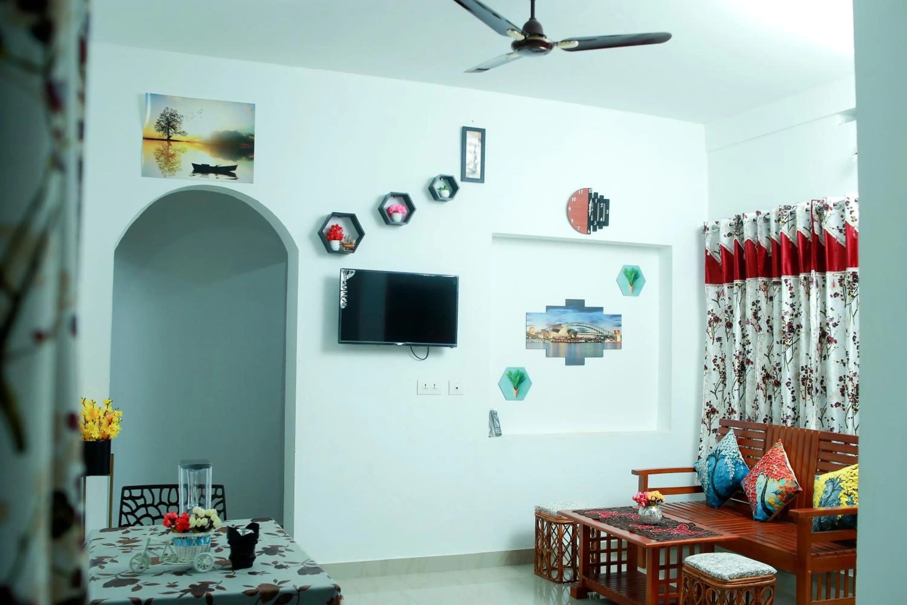 Communal lounge/ TV room in Bethel Service Villa, Mananthavady, Wayanad