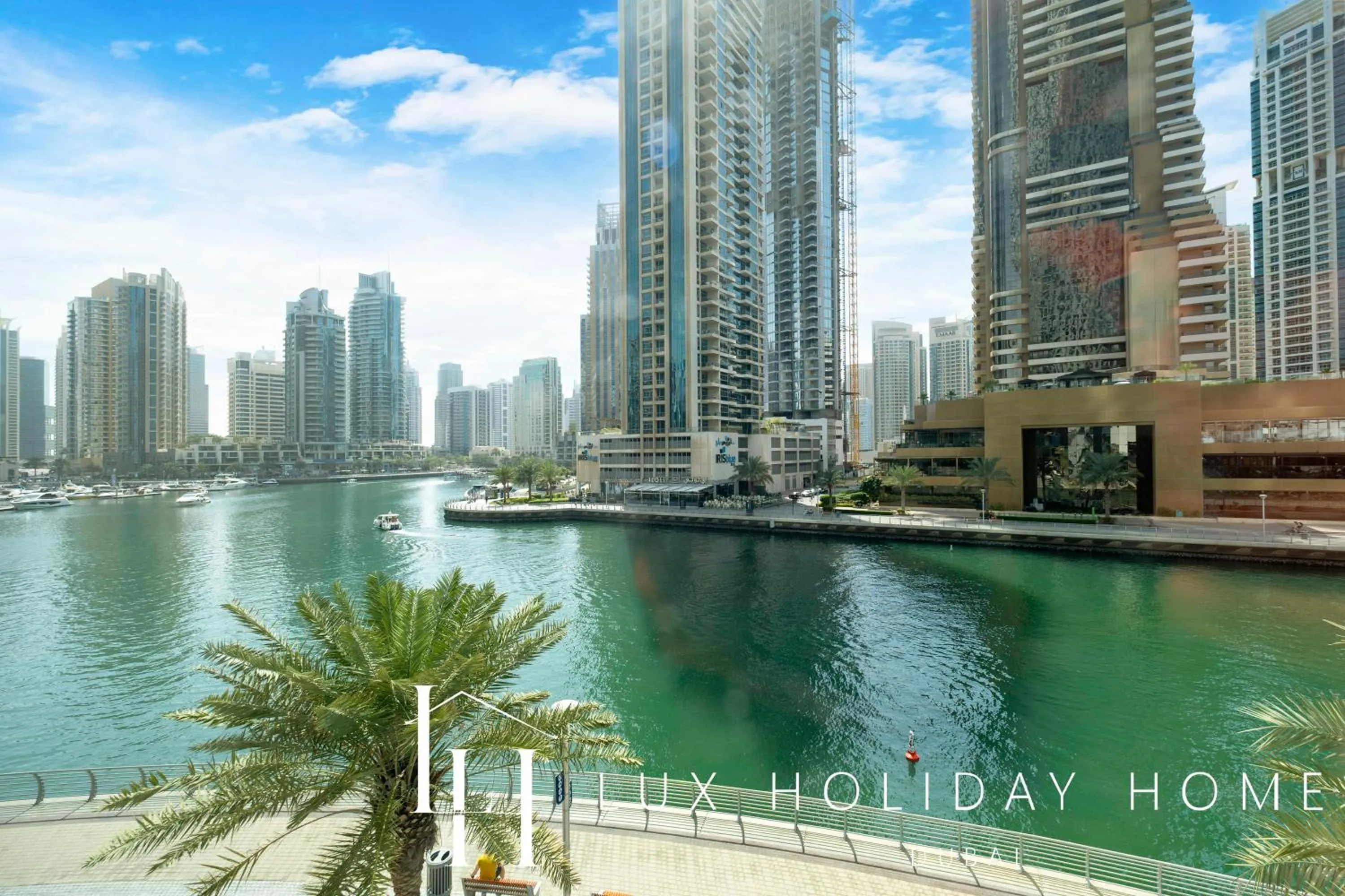 City view in LUX The Cayan Superior Suite 2, Dubai Marina