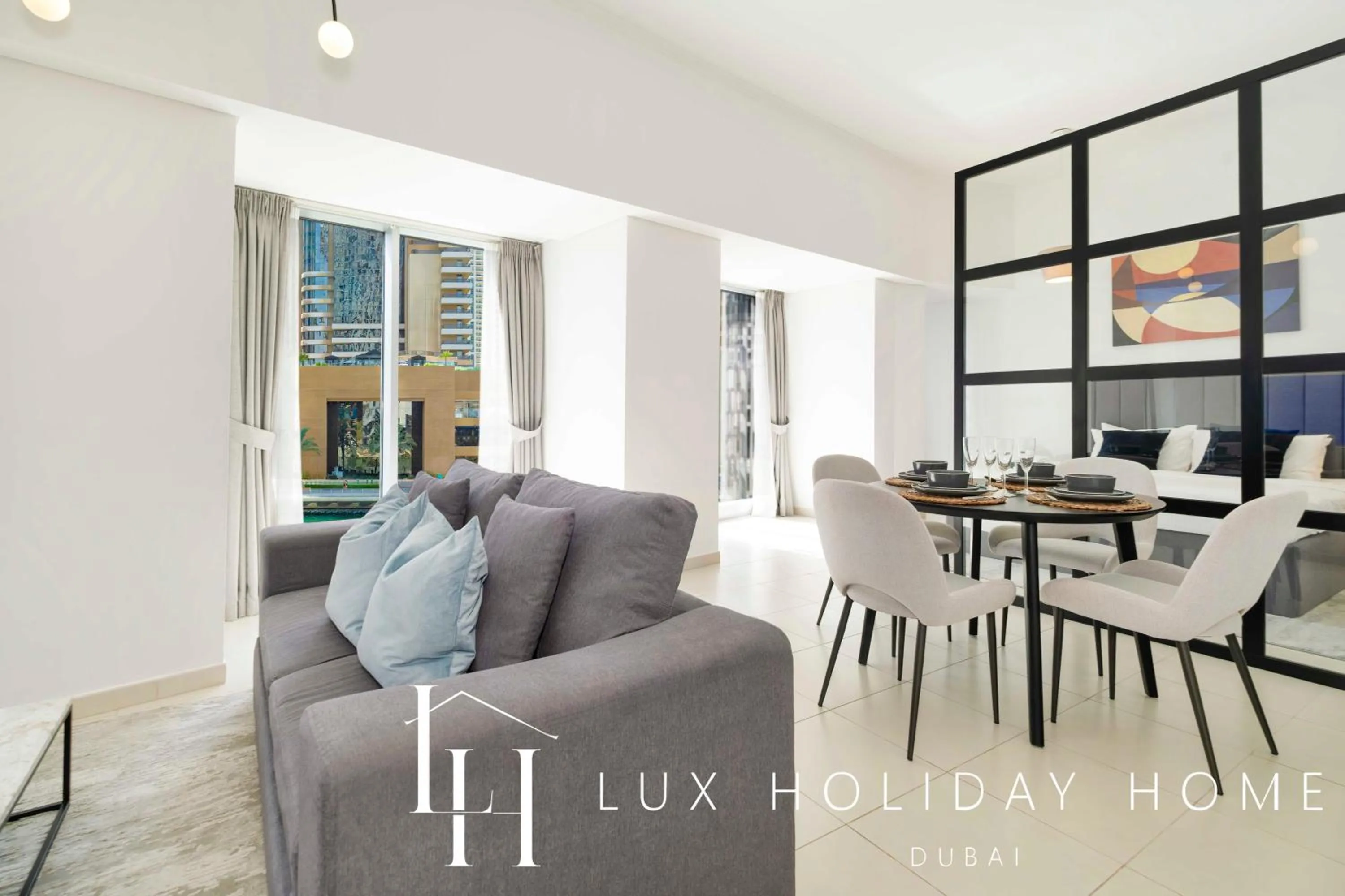 Living room in LUX The Cayan Superior Suite 2, Dubai Marina