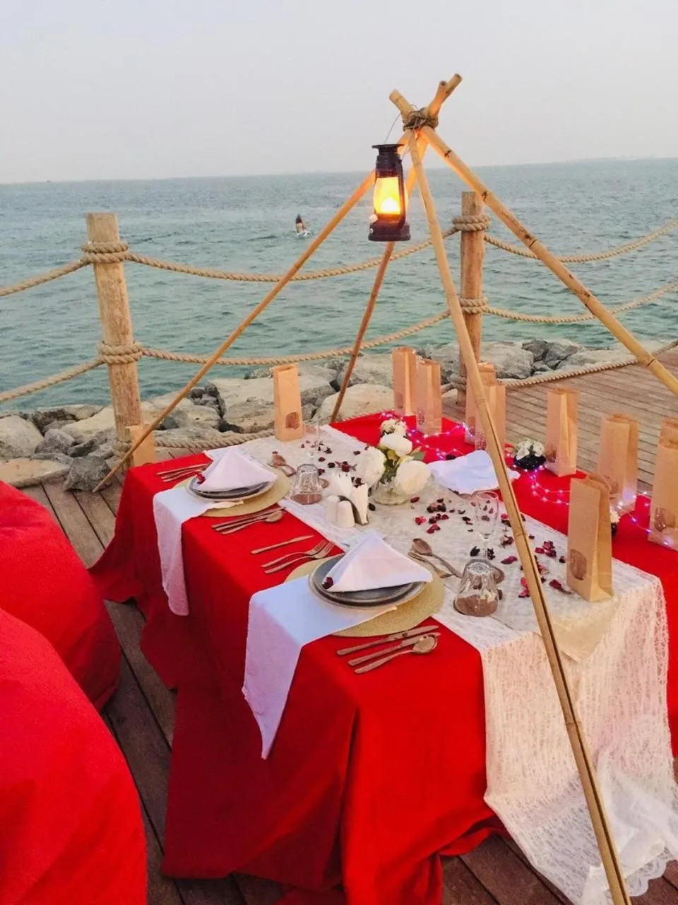 Restaurant/places to eat in Bab Al Nojoum Hudayriyat Camp