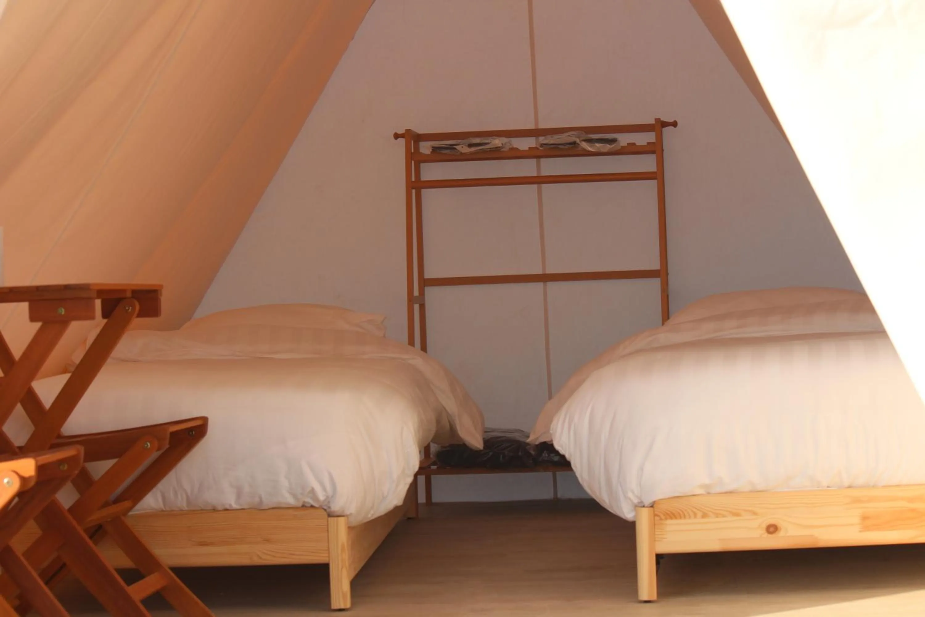 Bedroom, Bed in Bab Al Nojoum Hudayriyat Camp