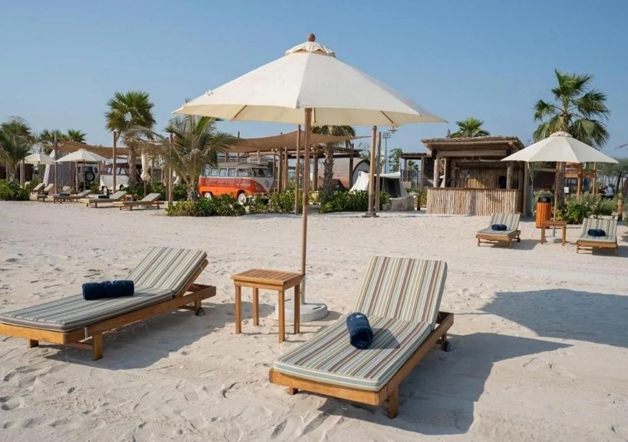 sunbed in Bab Al Nojoum Hudayriyat Camp