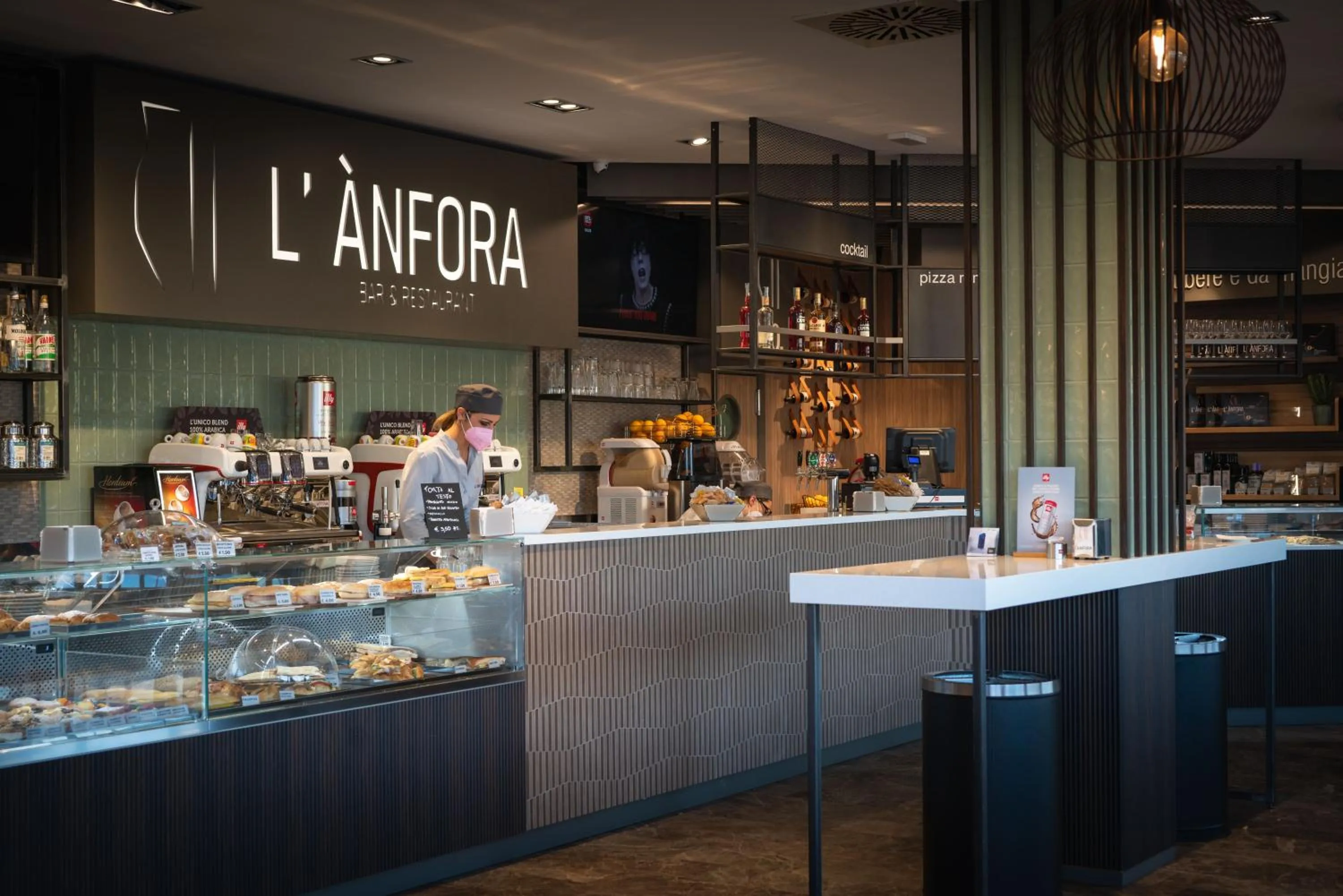 Lounge or bar in L'Anfora