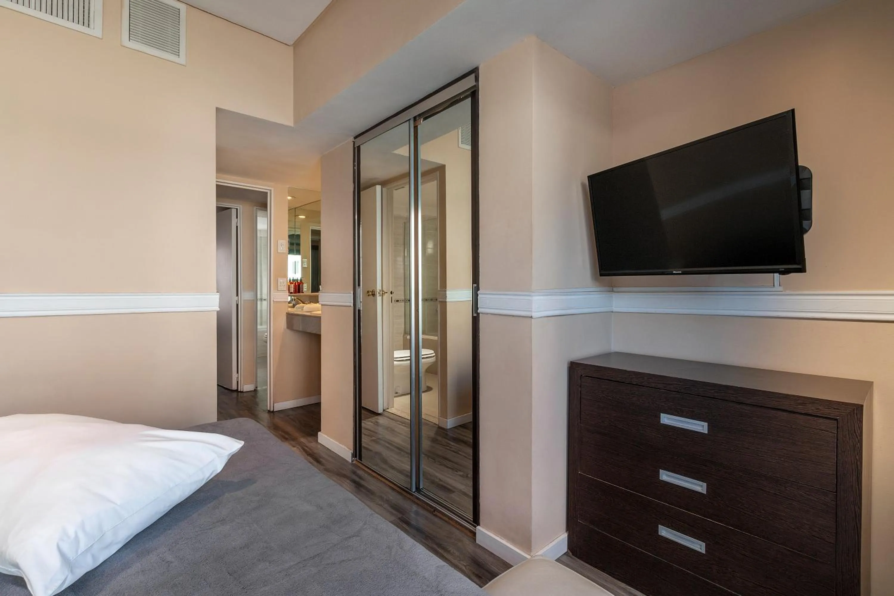 Bedroom, Bed in Up Viamonte Hotel