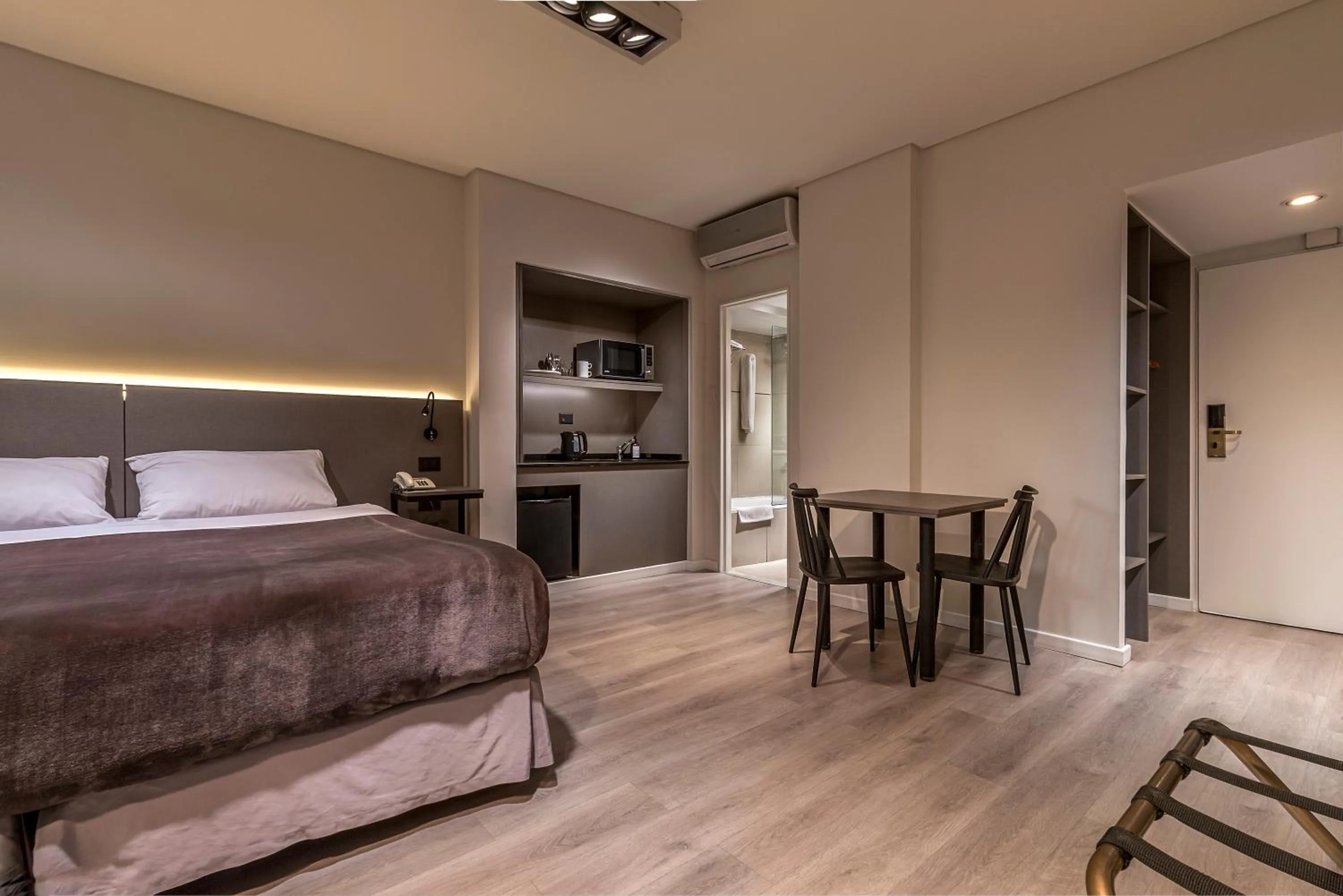 Photo of the whole room, Bed in Up Viamonte Hotel