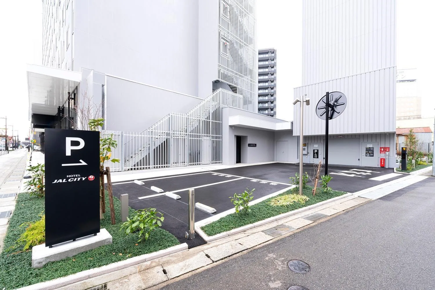 Parking in Hotel JAL City Toyama