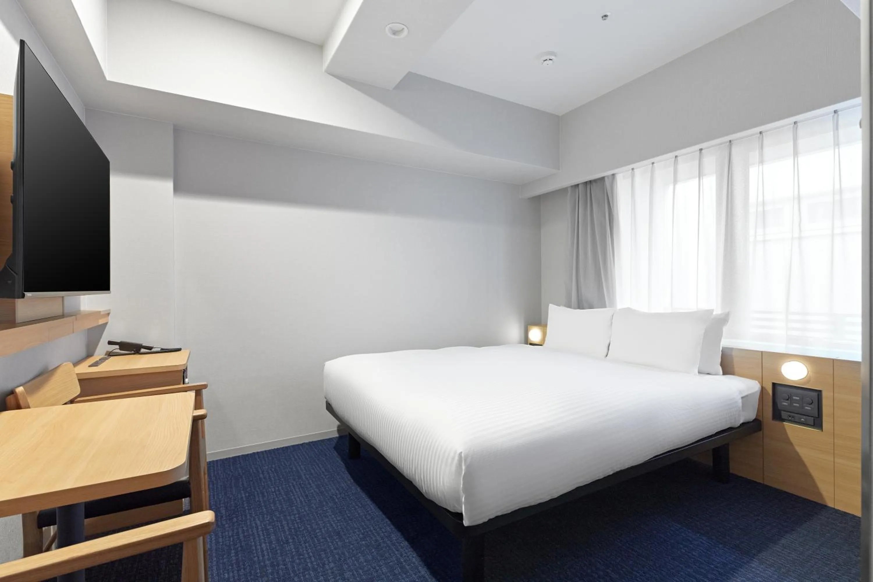 Photo of the whole room, Bed in Sotetsu Fresa Inn Kyoto-Kiyomizu Gojo