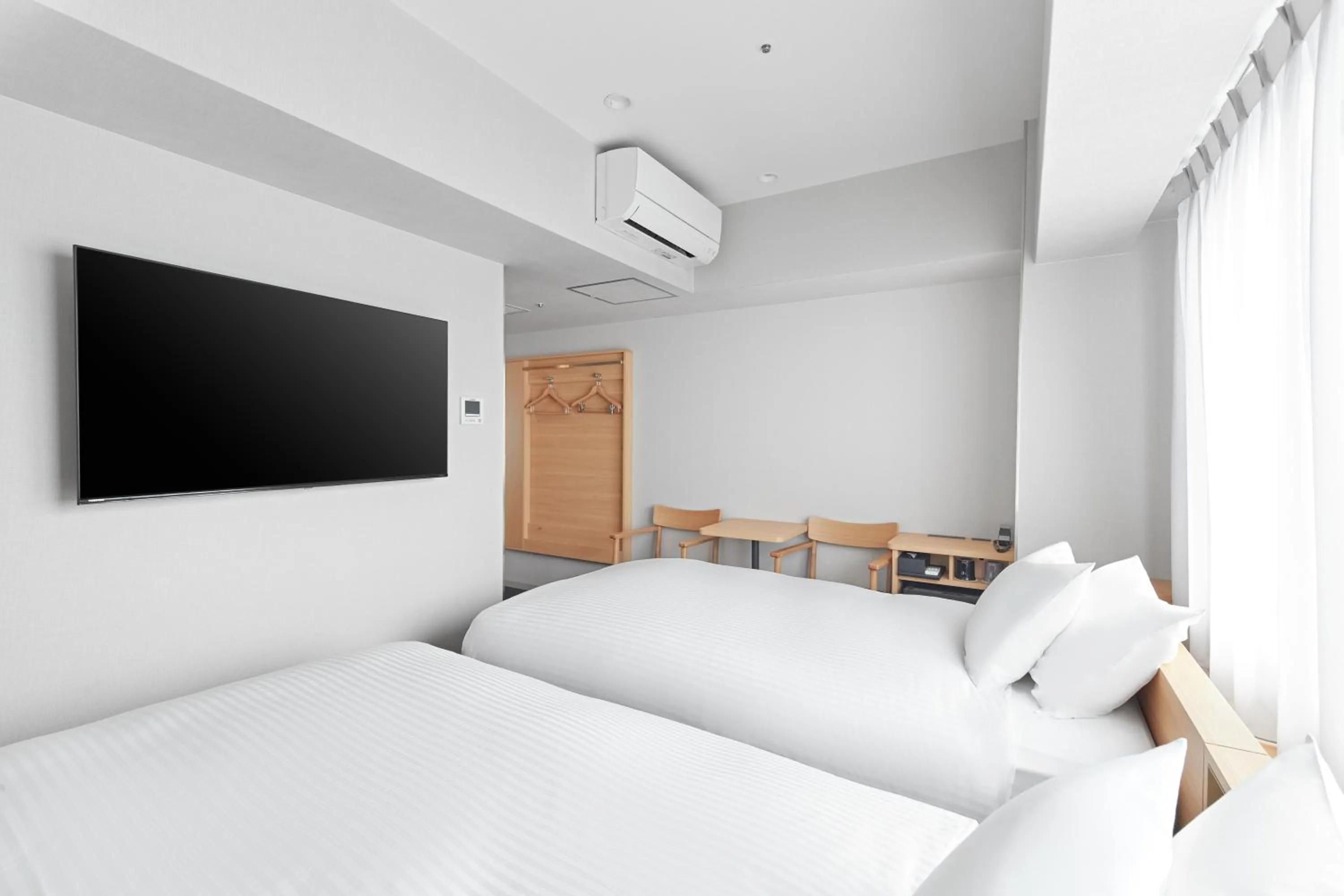 Photo of the whole room, Bed in Sotetsu Fresa Inn Kyoto-Kiyomizu Gojo