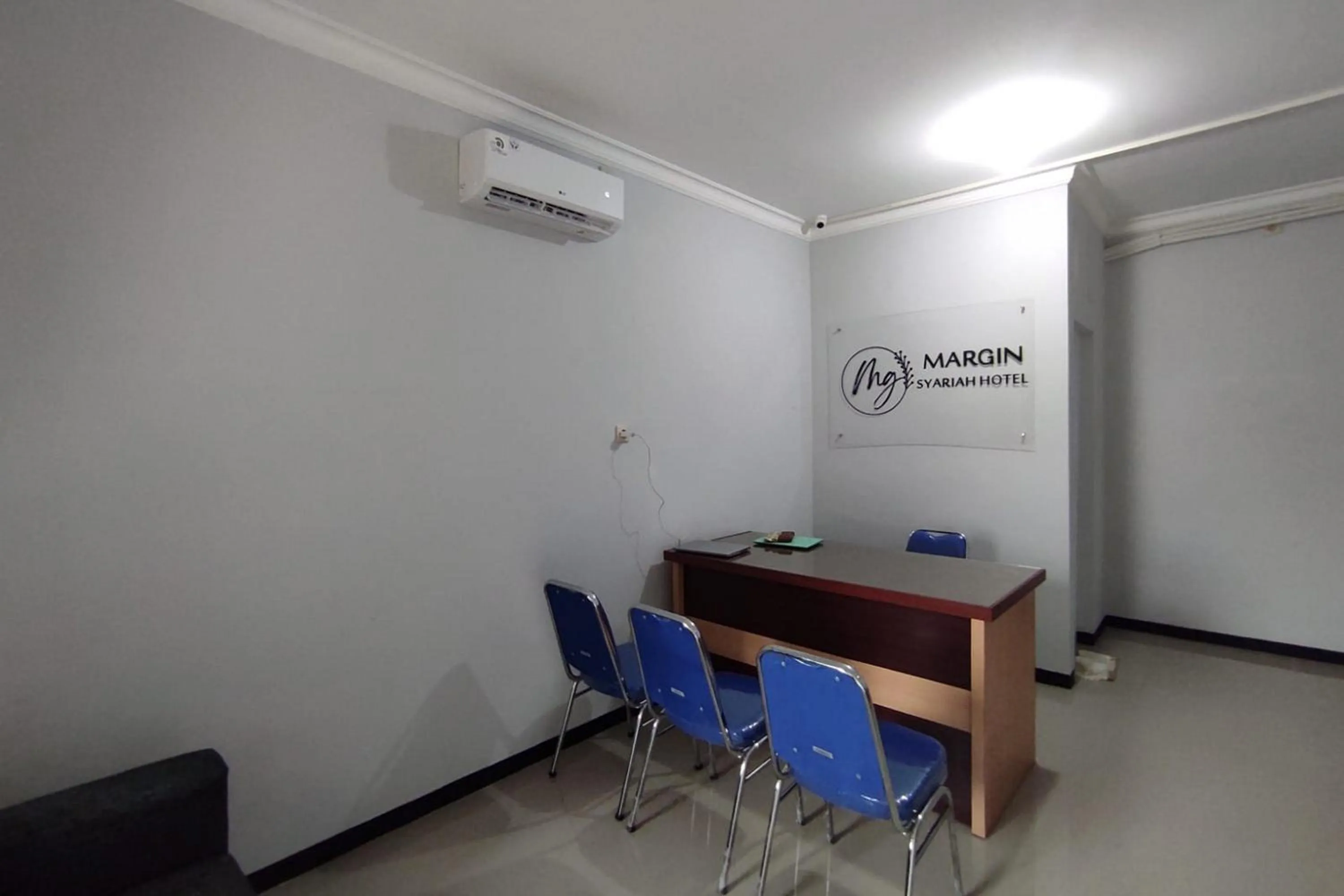 RedDoorz Syariah near Alun Alun Purwokerto 2