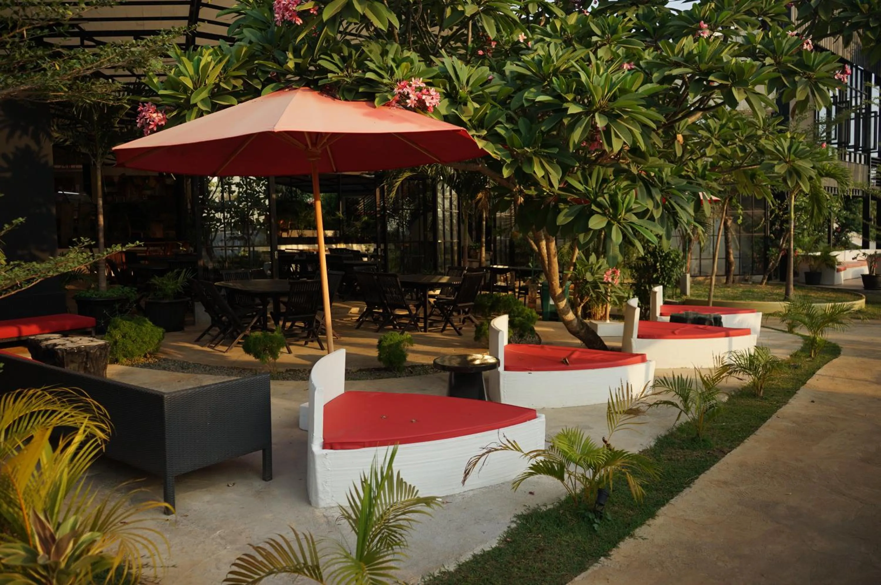 Restaurant/places to eat in Lucca Resort & Residence