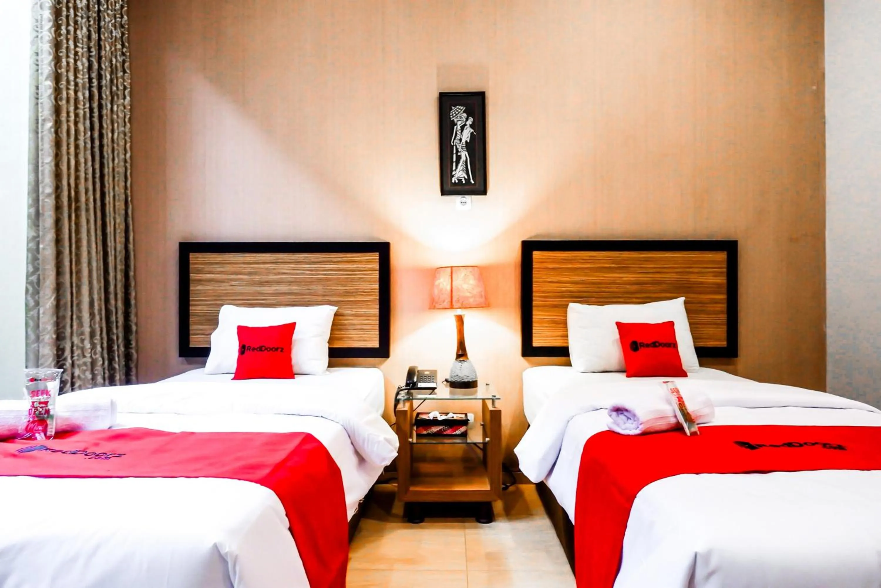 Bedroom, Bed in RedDoorz Plus near Amplaz Yogyakarta