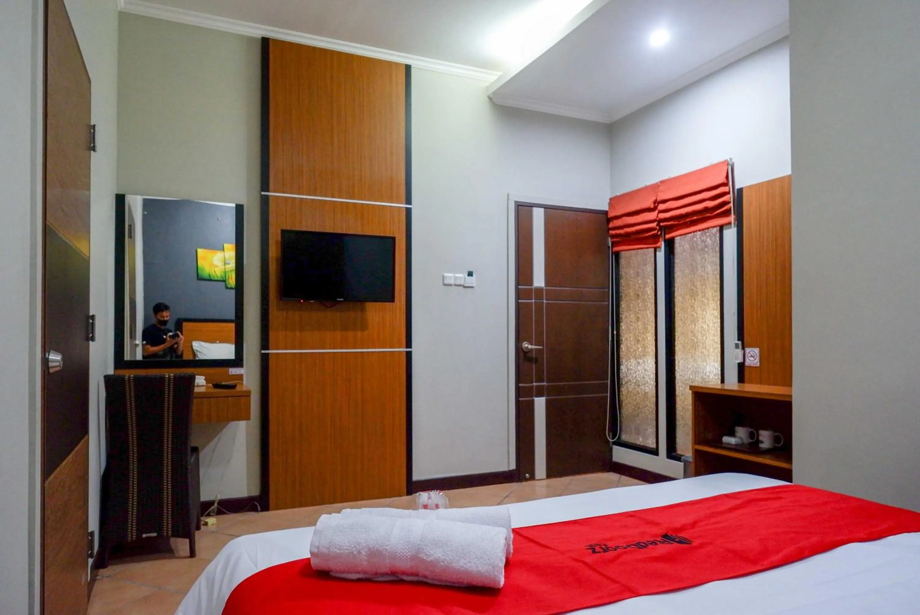 Bed in RedDoorz Plus near Amplaz Yogyakarta