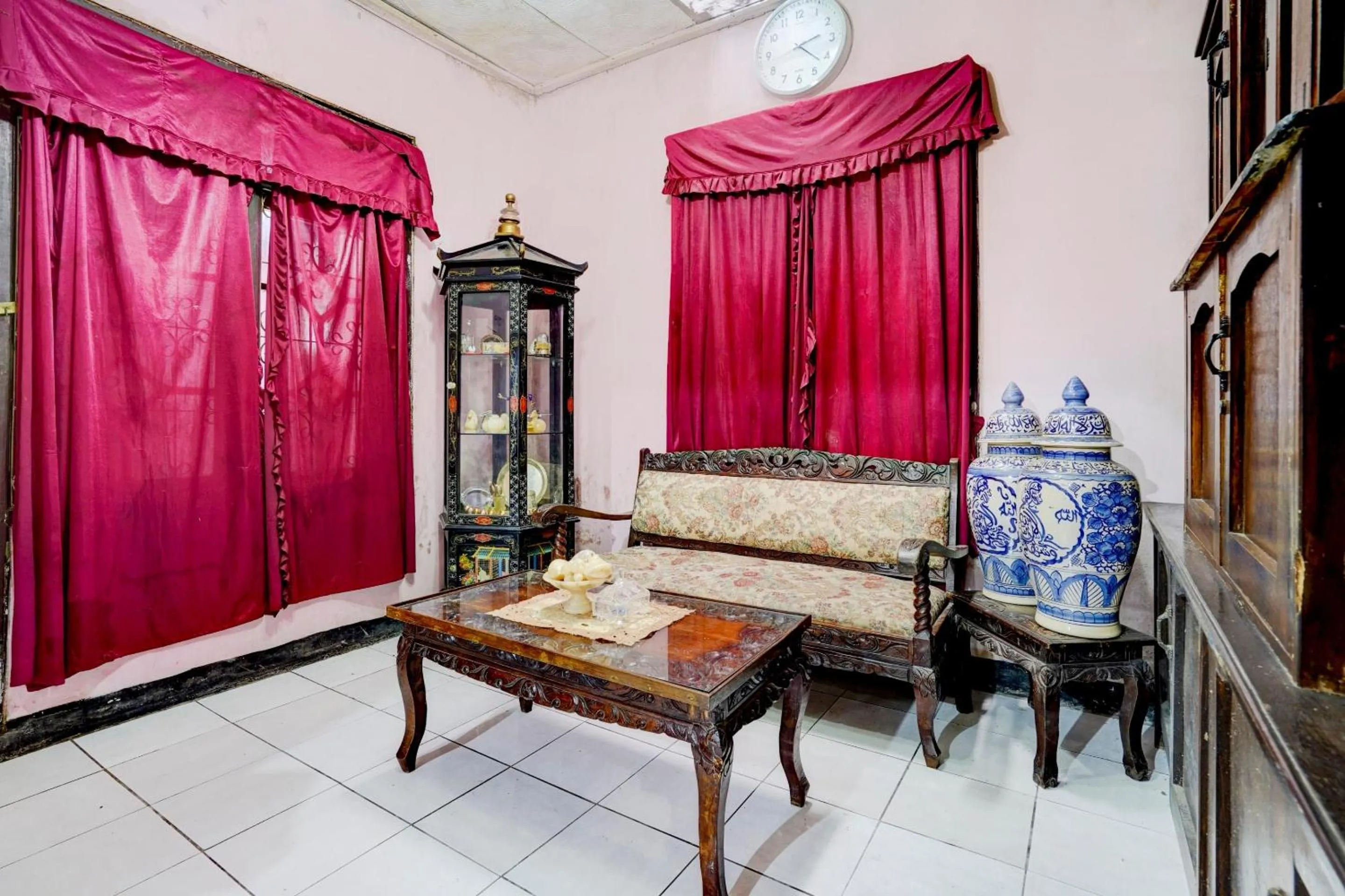 Lobby or reception in OYO Life 90701 Kost Syariah Deris