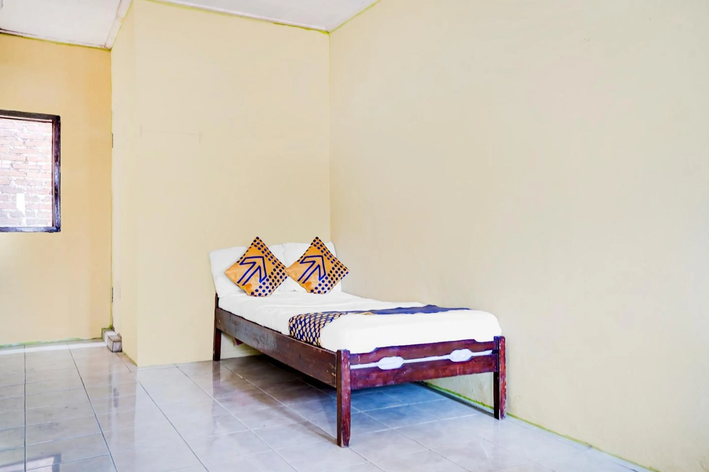 Bedroom, Bed in OYO Life 90701 Kost Syariah Deris