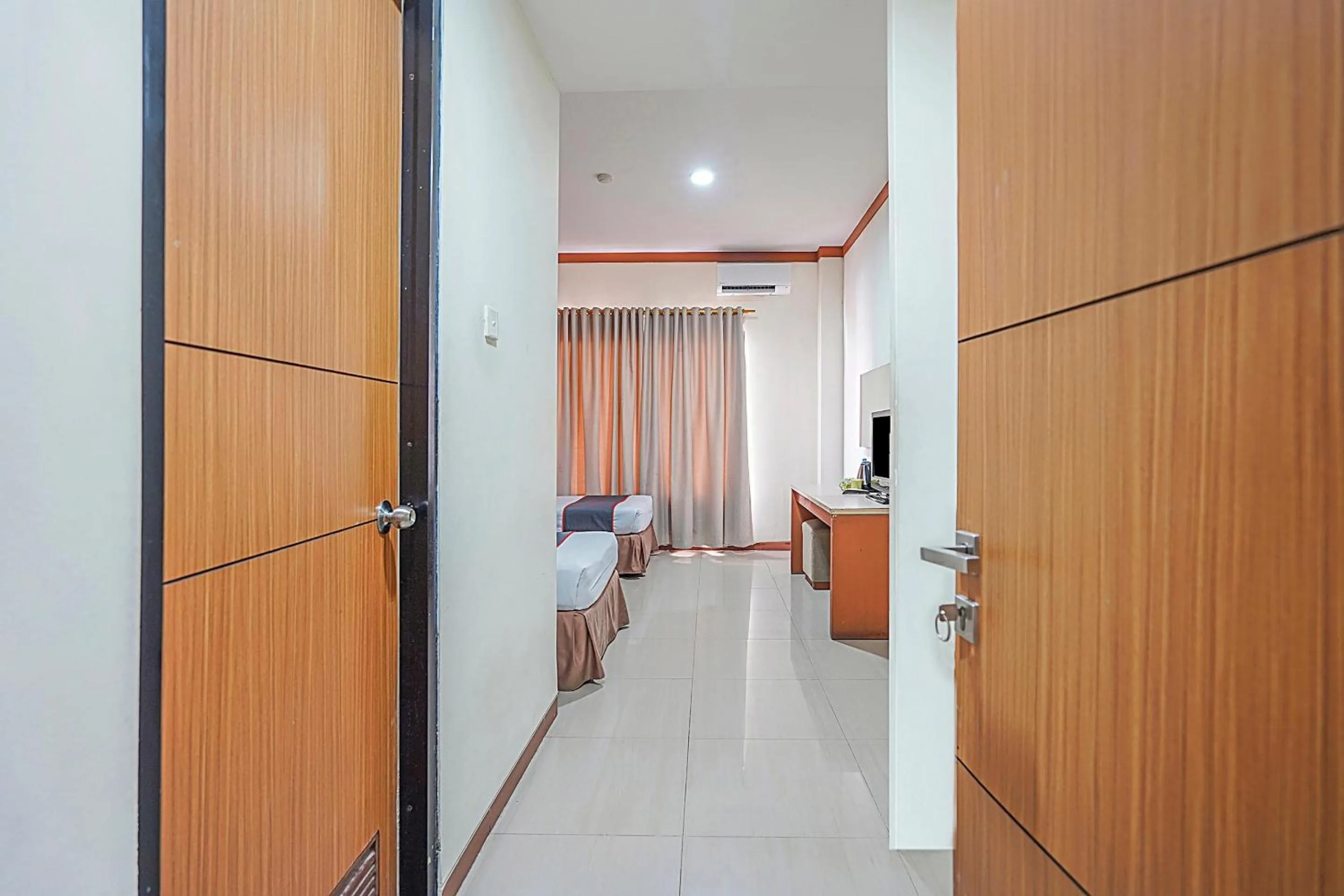 Bedroom in Collection O 90724 Hotel Sinar Sidoarjo