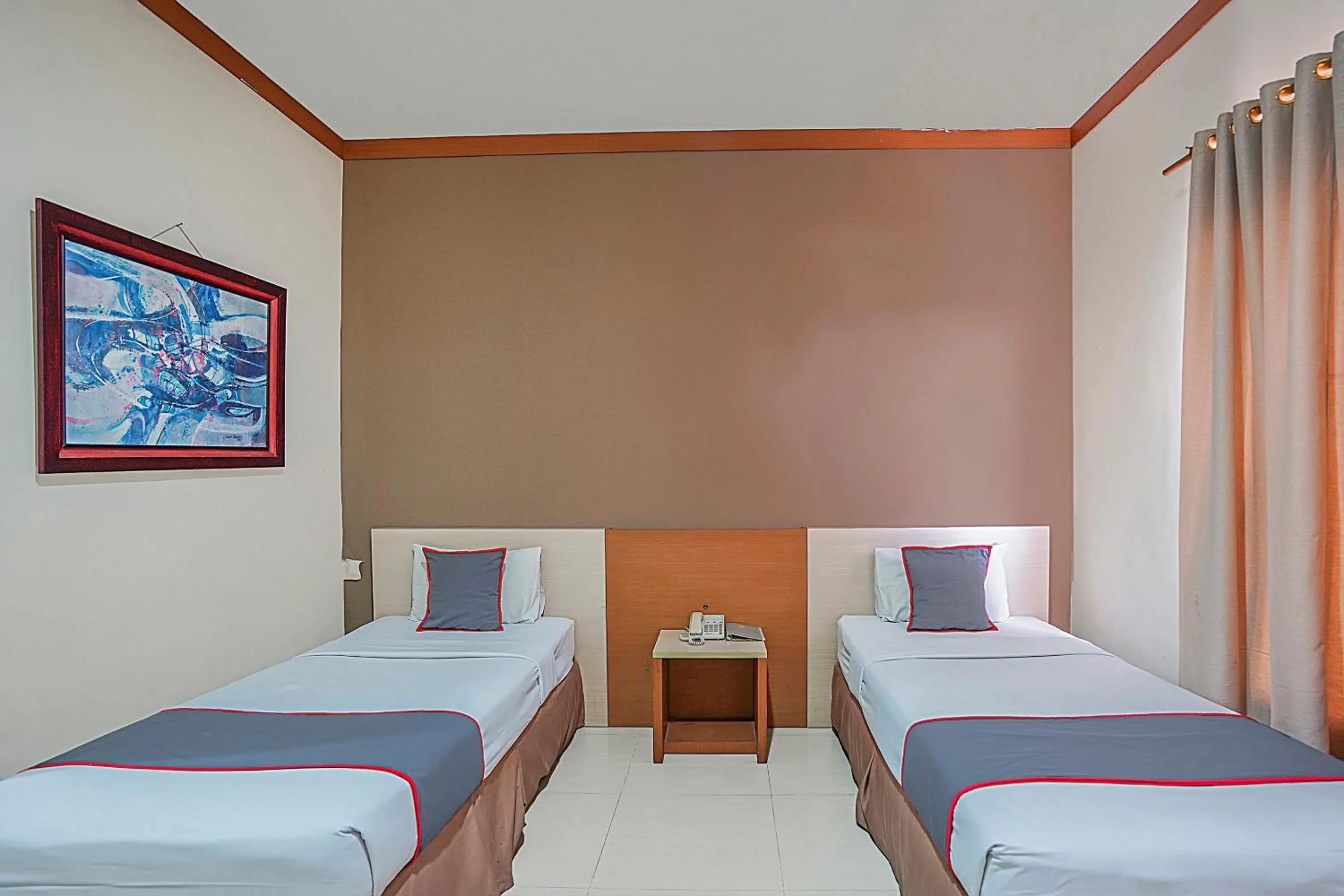 Bedroom, Bed in Collection O 90724 Hotel Sinar Sidoarjo