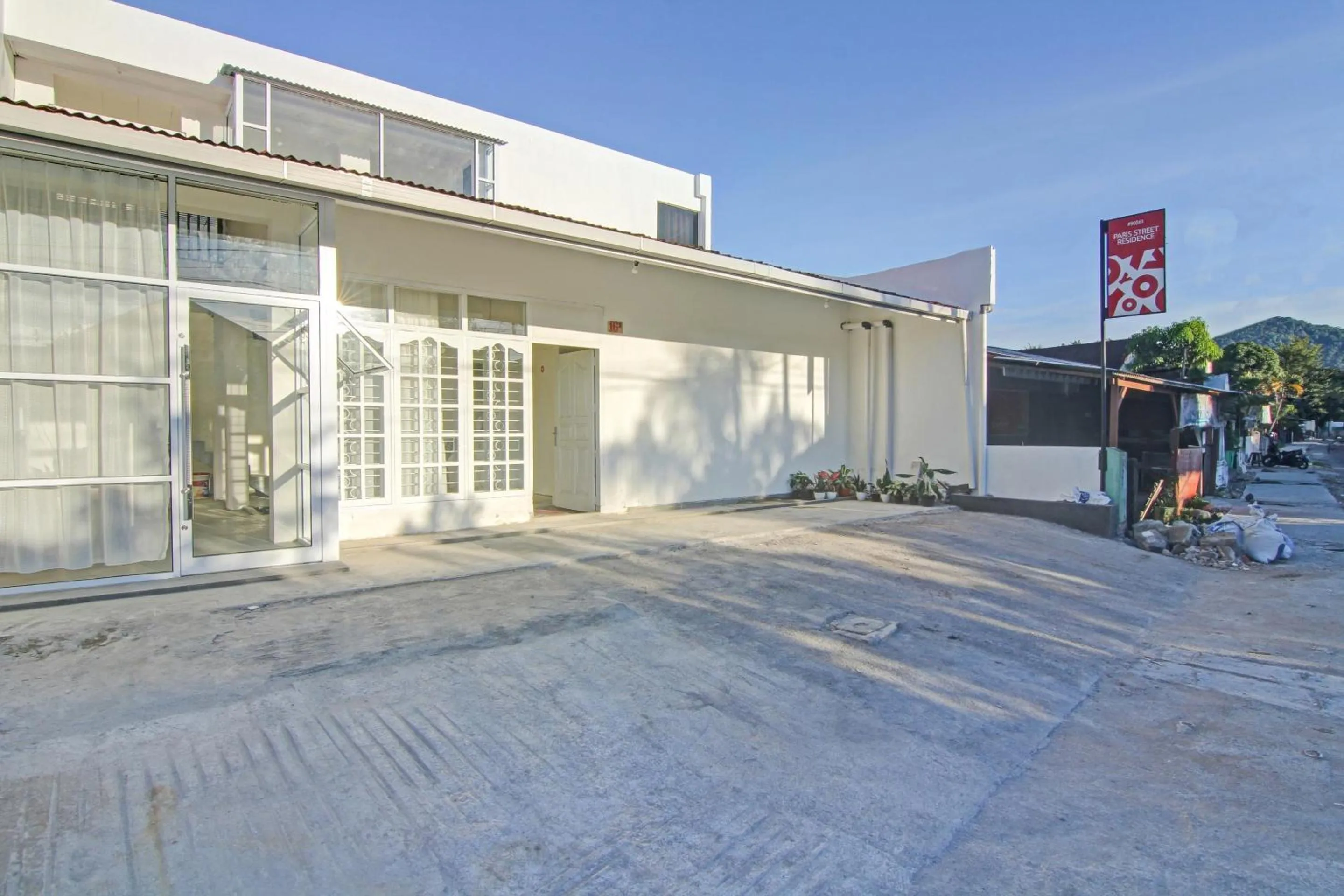 Facade/entrance in Hotel O Paris Street Residence Syariah