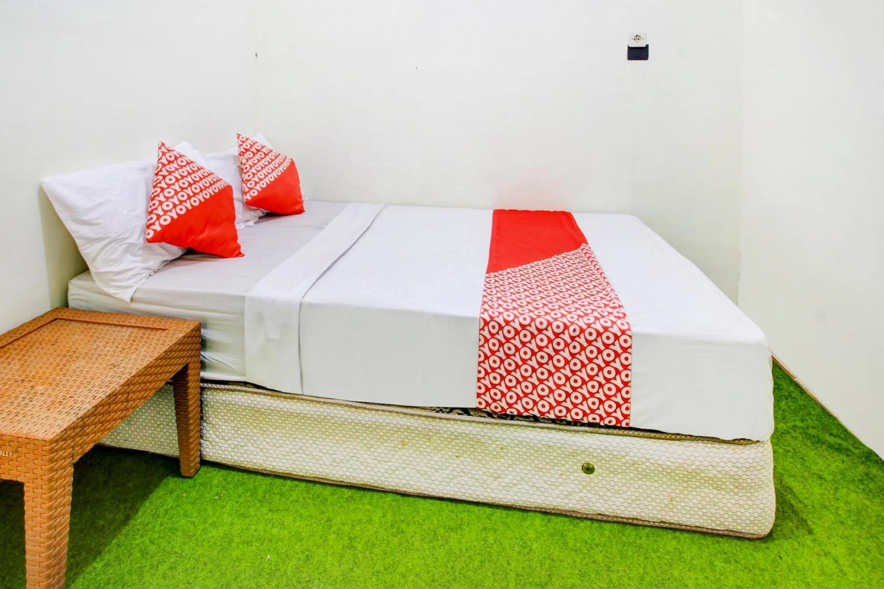 Bedroom in Hotel O Zeevanna Guest House Syariah