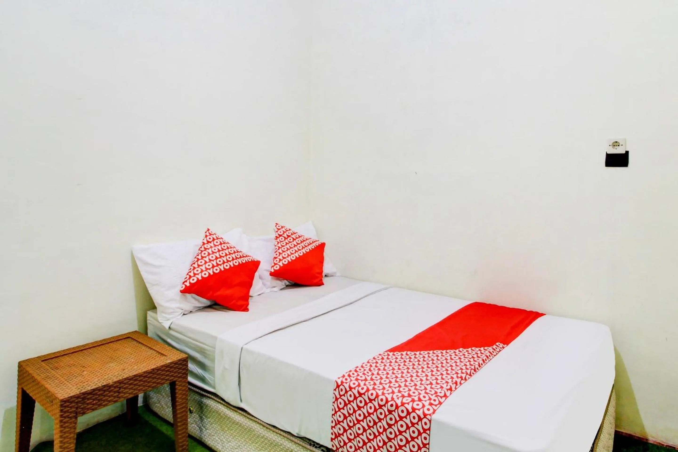 Bedroom in Hotel O Zeevanna Guest House Syariah