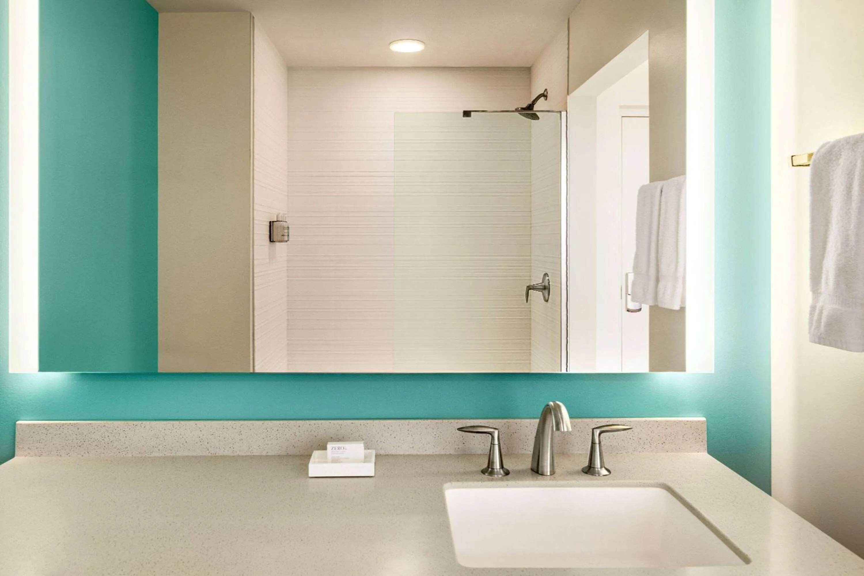 TV and multimedia in The Orbit Hotel, Trademark Collection by Wyndham