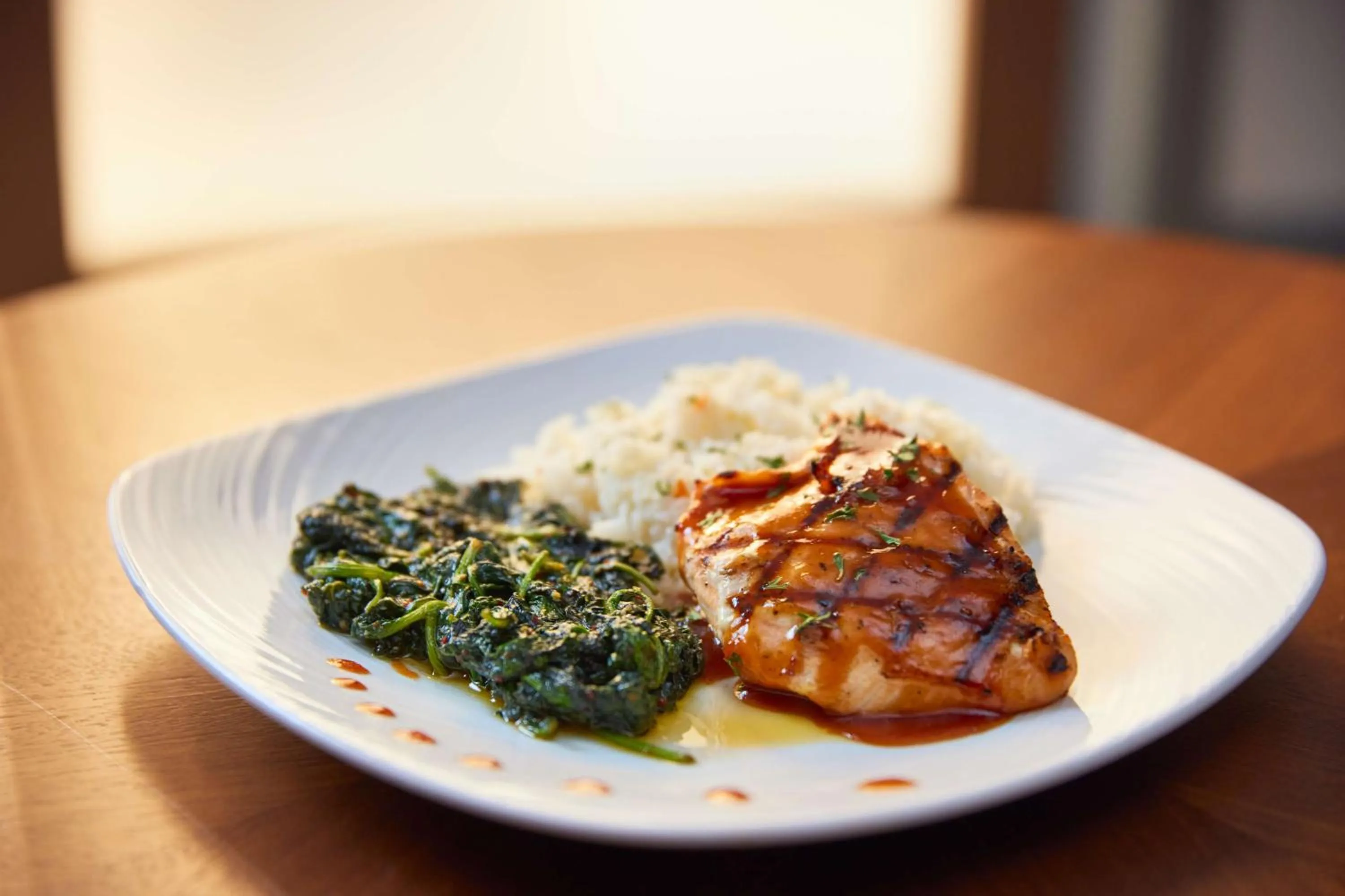 Restaurant/places to eat in Embassy Suites By Hilton Atlanta Airport North