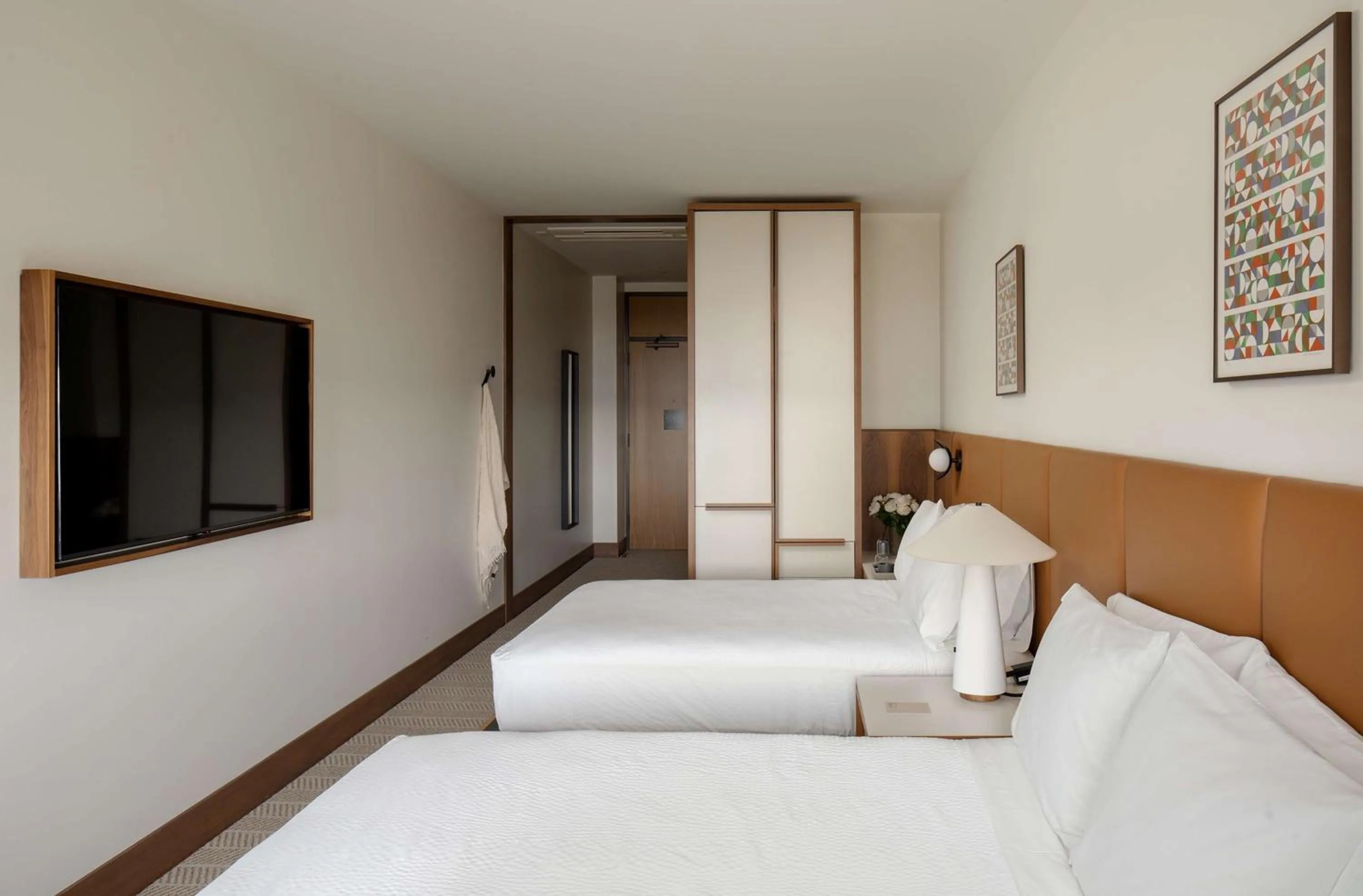 Bed in Hotel Marcel New Haven, Tapestry Collection By Hilton