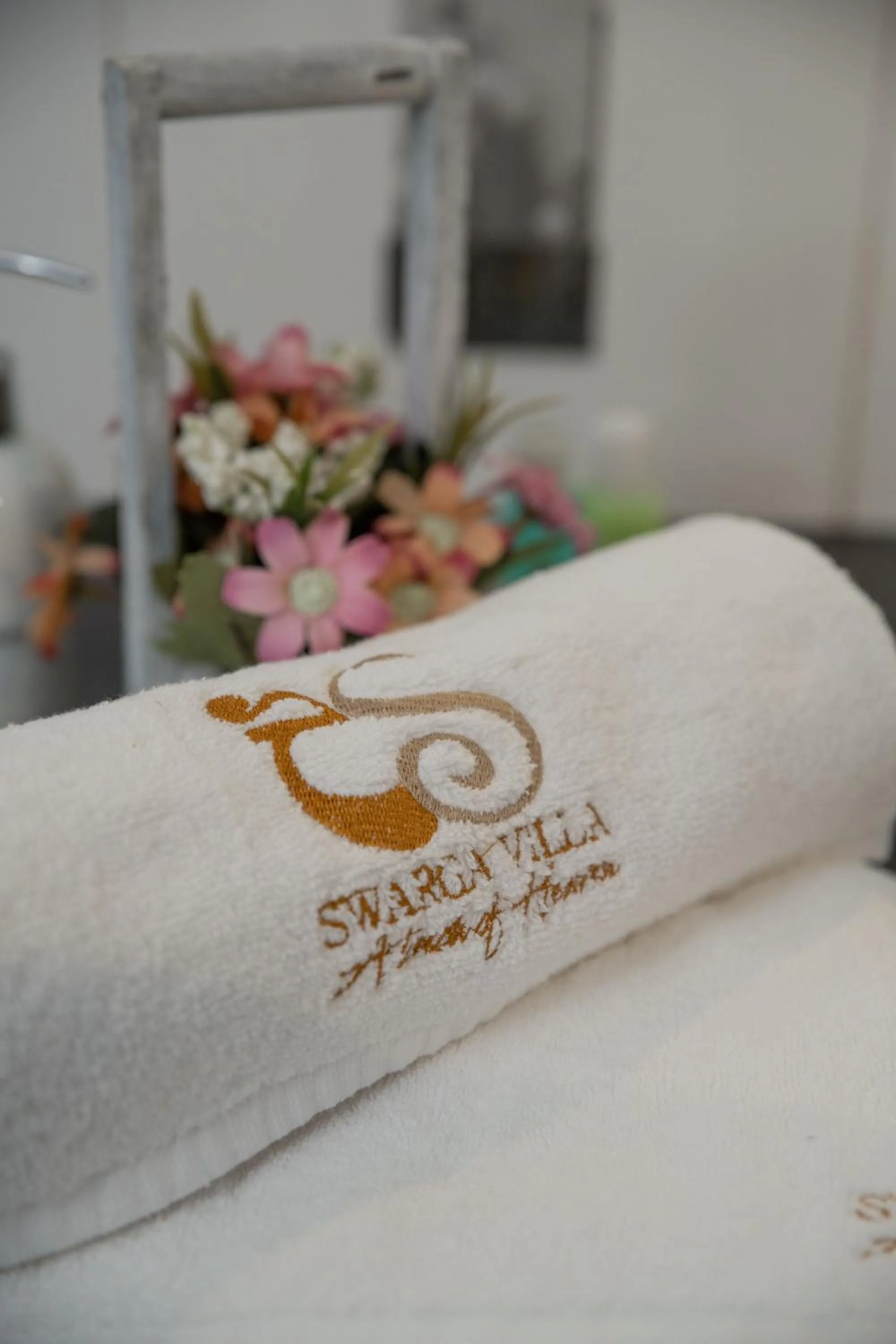 Property logo or sign, Bed in Swarga Villa