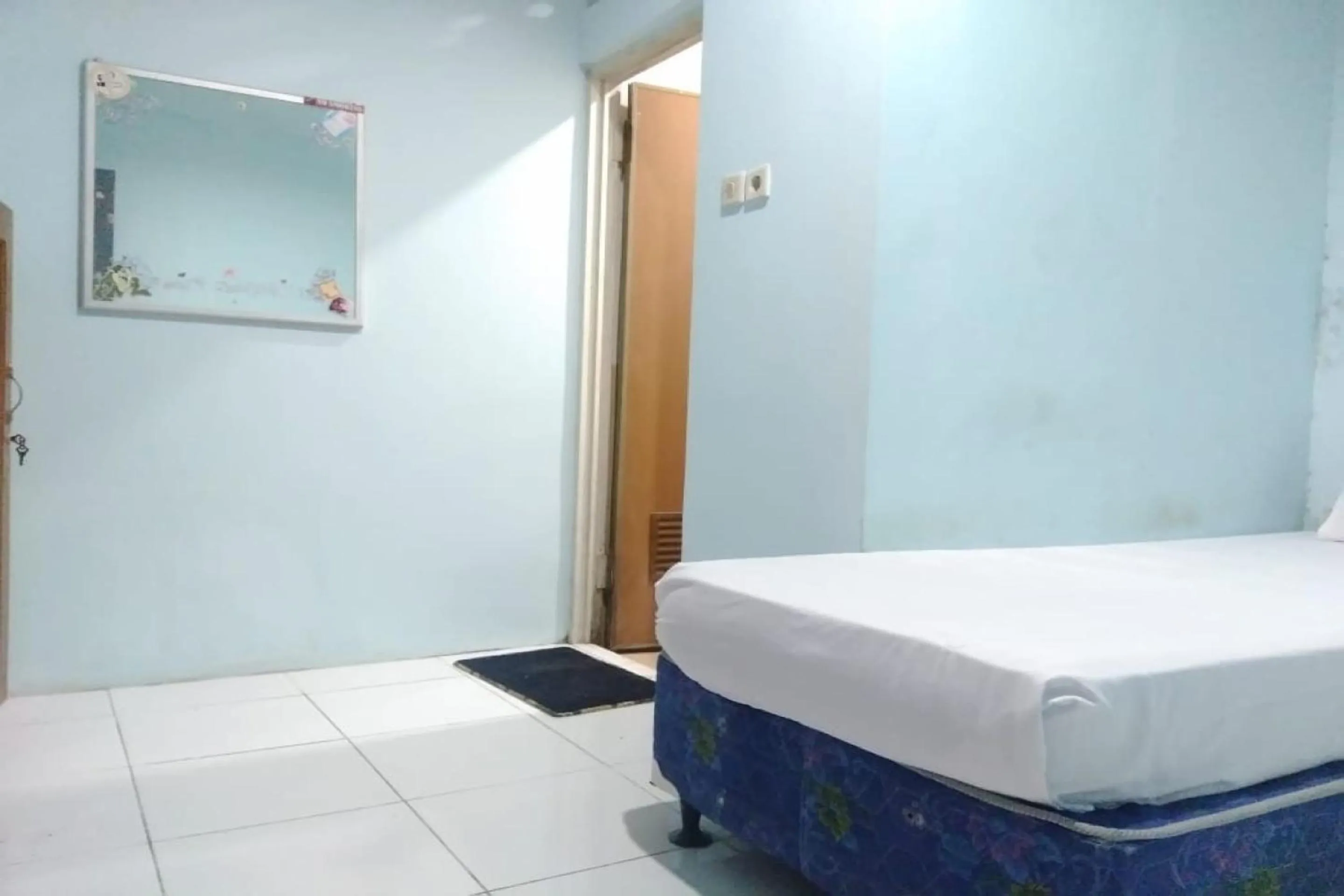 Bedroom, Bed in Hotel O Gardenia Boarding House