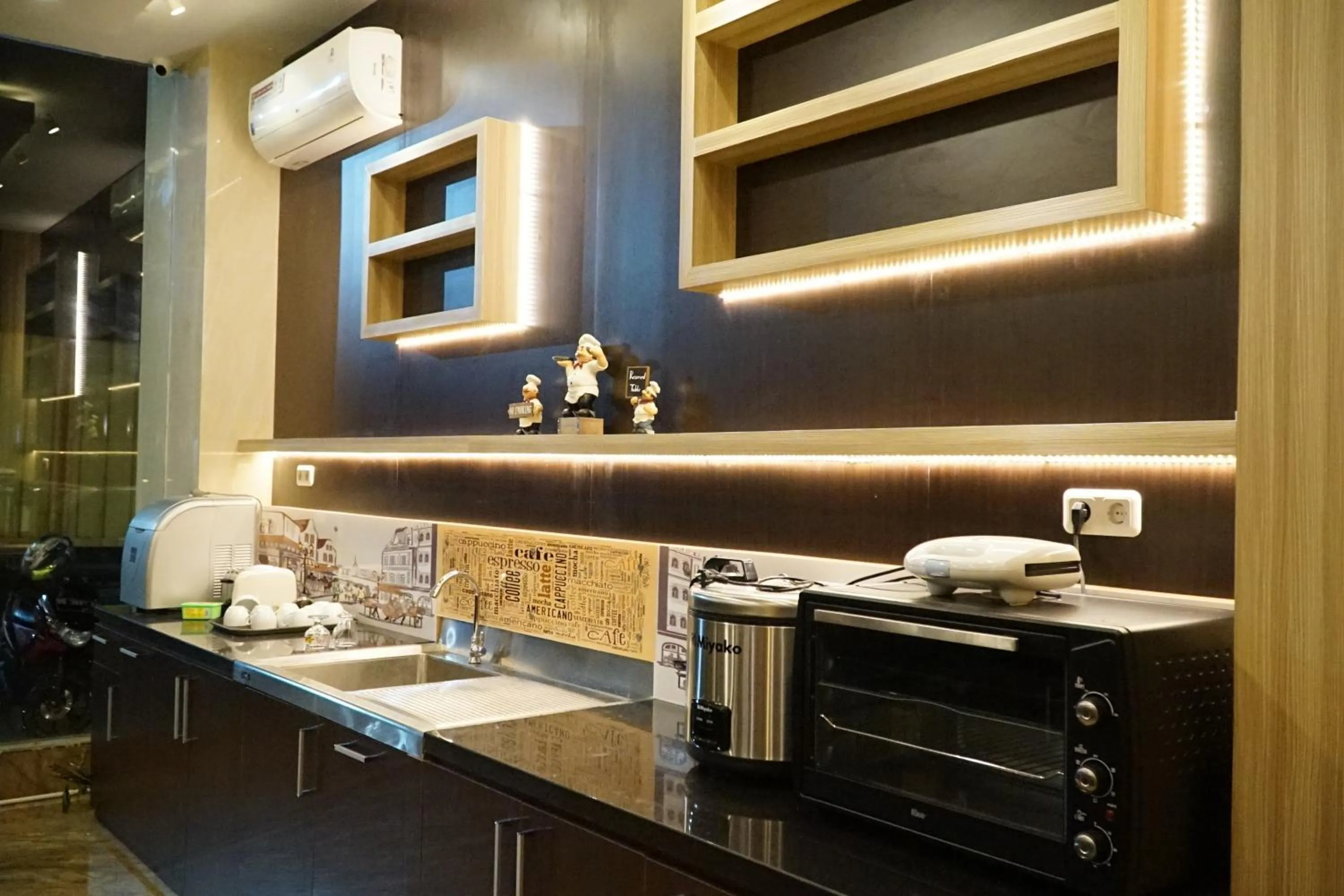 Restaurant/places to eat in Kirei Hotel