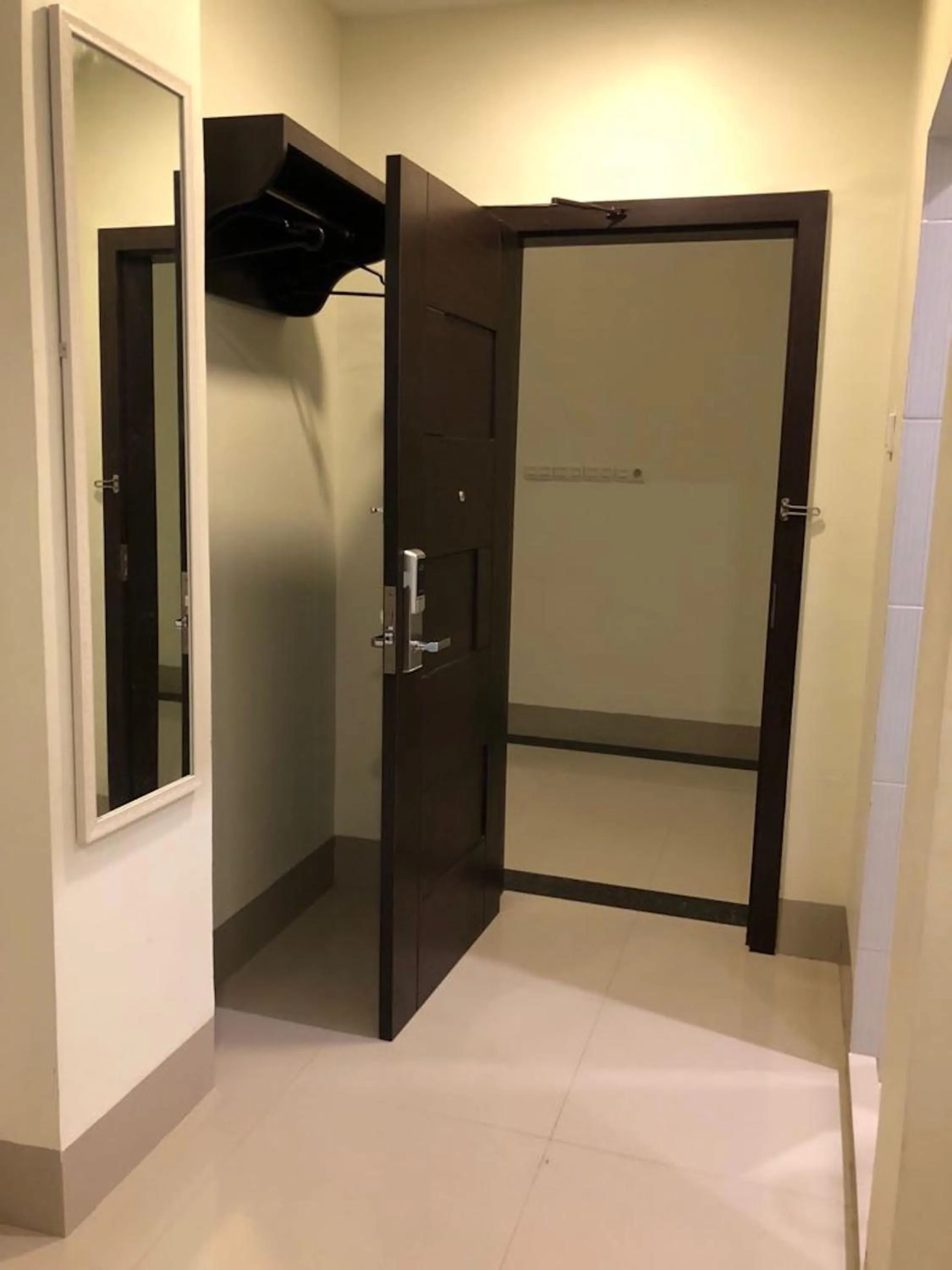 wardrobe in Kirei Hotel